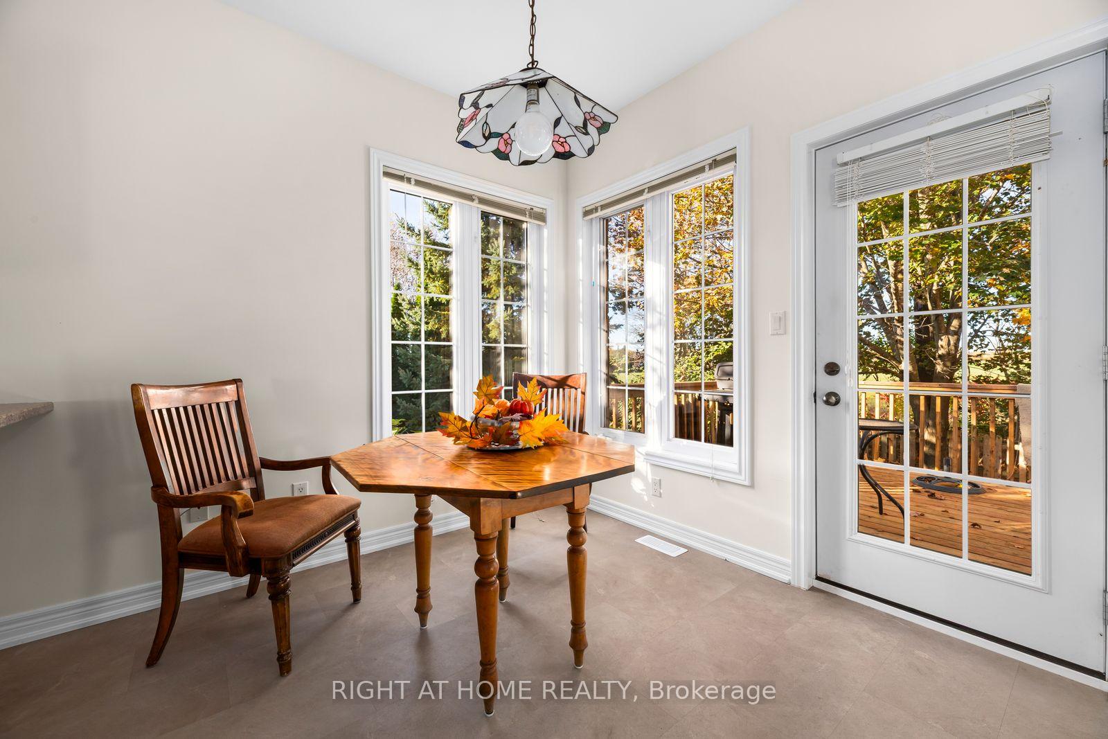 Photo 12 of 21 Crescent Moon Lane, Kawartha Lakes, Mariposa — HOMEH