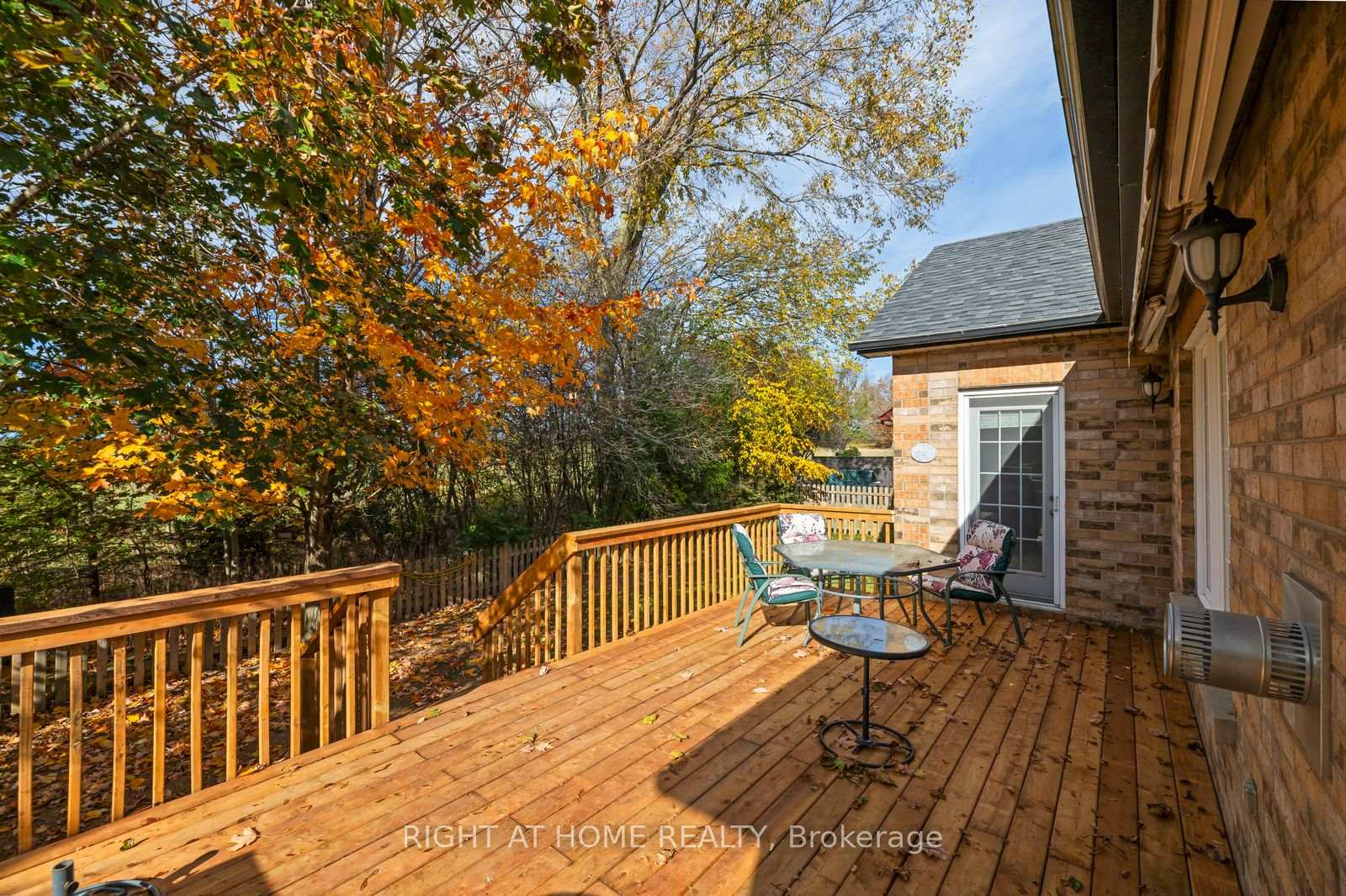 Photo 13 of 21 Crescent Moon Lane, Kawartha Lakes, Mariposa — HOMEH