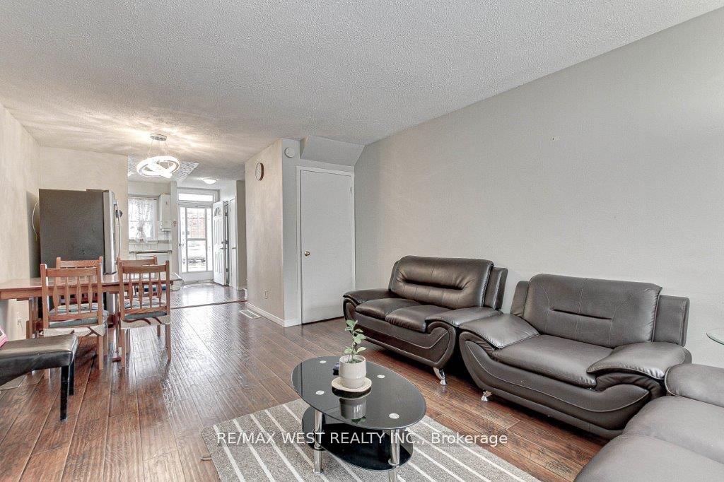 Photo 10 of 1084 Southdale Road E, London, South S — HOMEH
