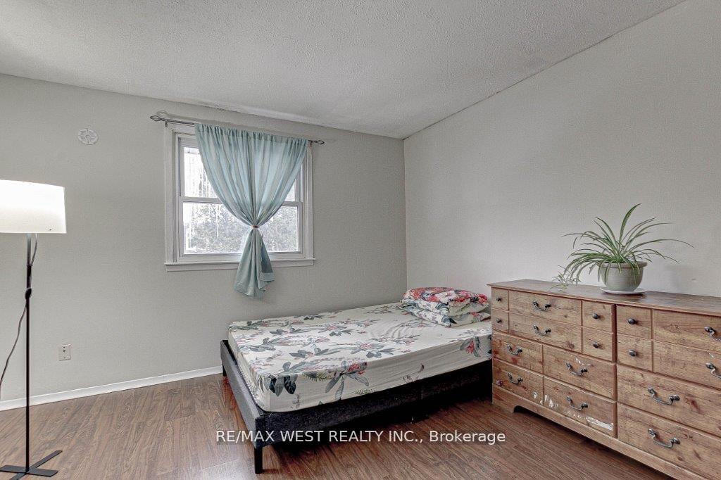Photo 13 of 1084 Southdale Road E, London, South S — HOMEH