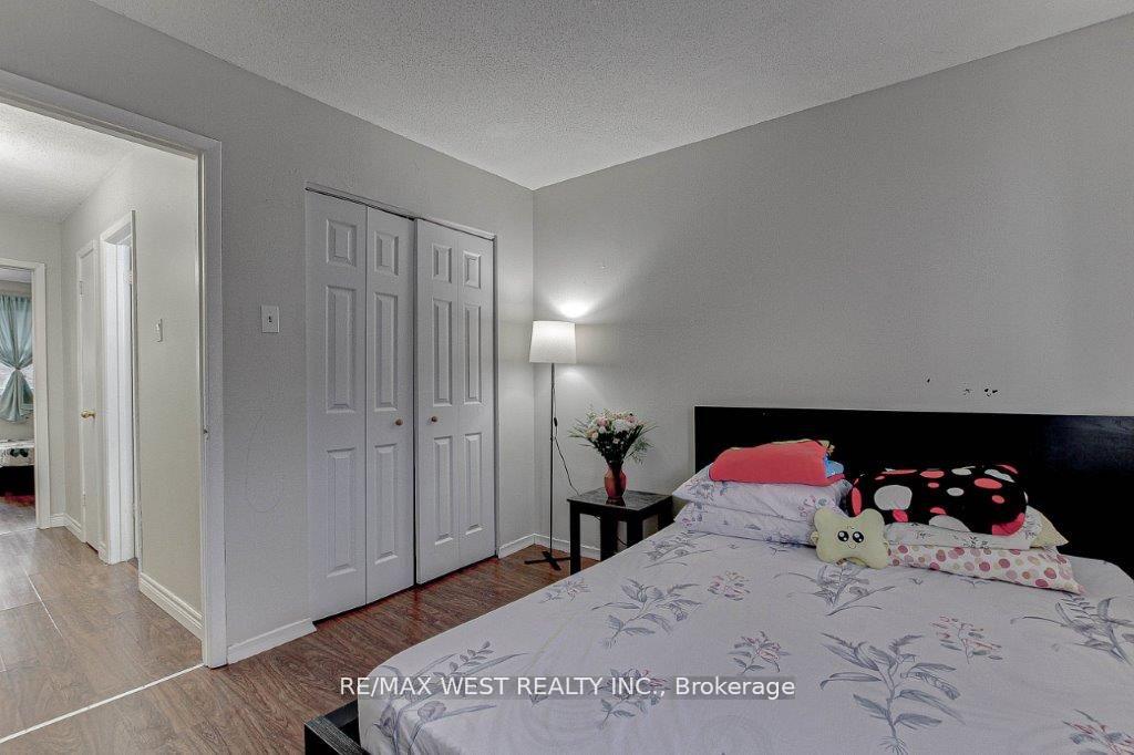 Photo 14 of 1084 Southdale Road E, London, South S — HOMEH