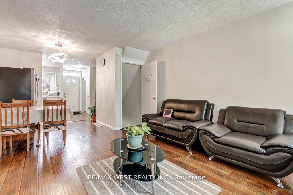 Photo 17 of 1084 Southdale Road E, London, South S — HOMEH