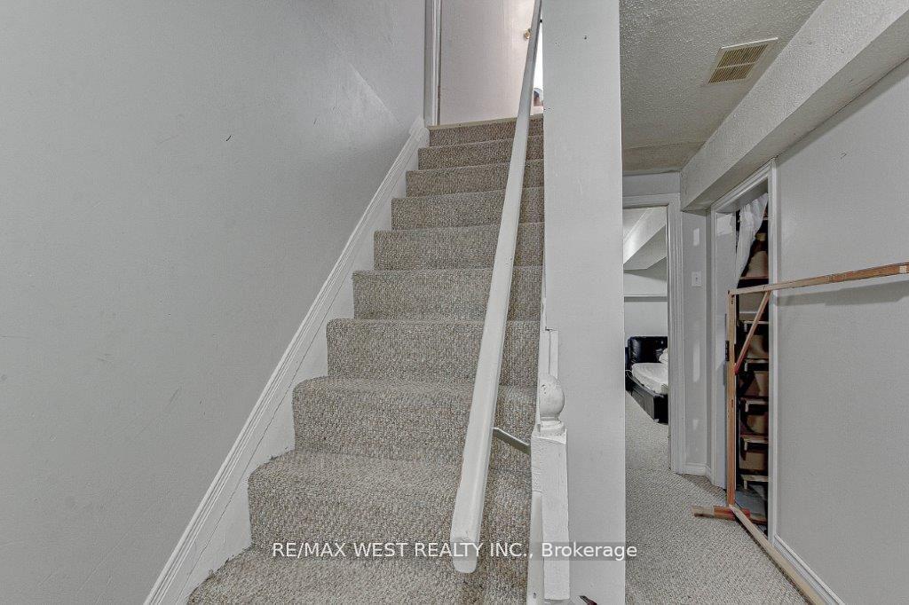 Photo 18 of 1084 Southdale Road E, London, South S — HOMEH