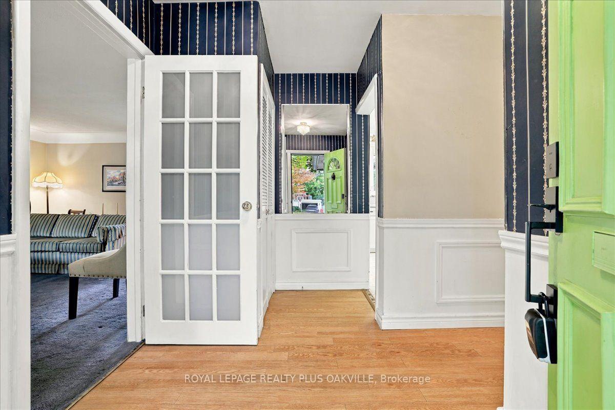 Photo 3 of 462 Evergreen Avenue, Hamilton, Ancaster — HOMEH