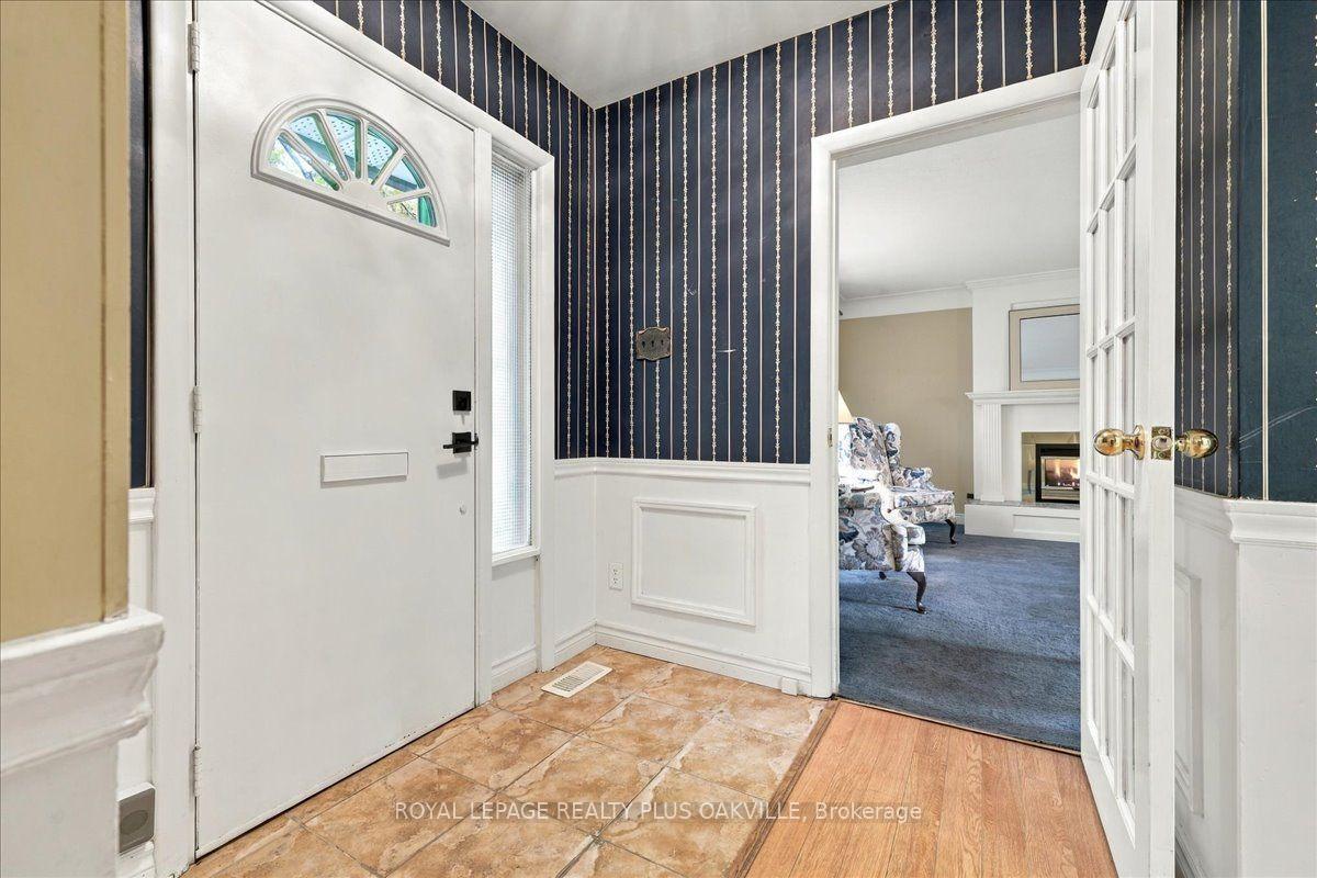 Photo 4 of 462 Evergreen Avenue, Hamilton, Ancaster — HOMEH