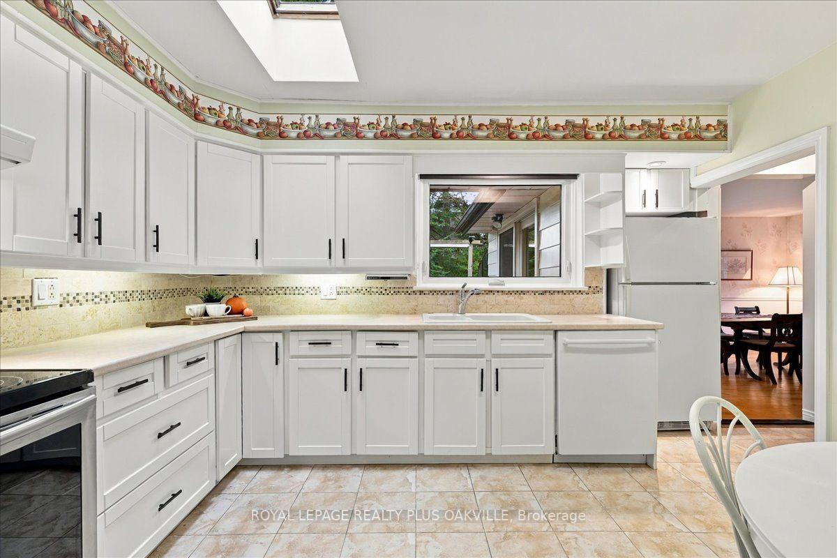 Photo 18 of 462 Evergreen Avenue, Hamilton, Ancaster — HOMEH