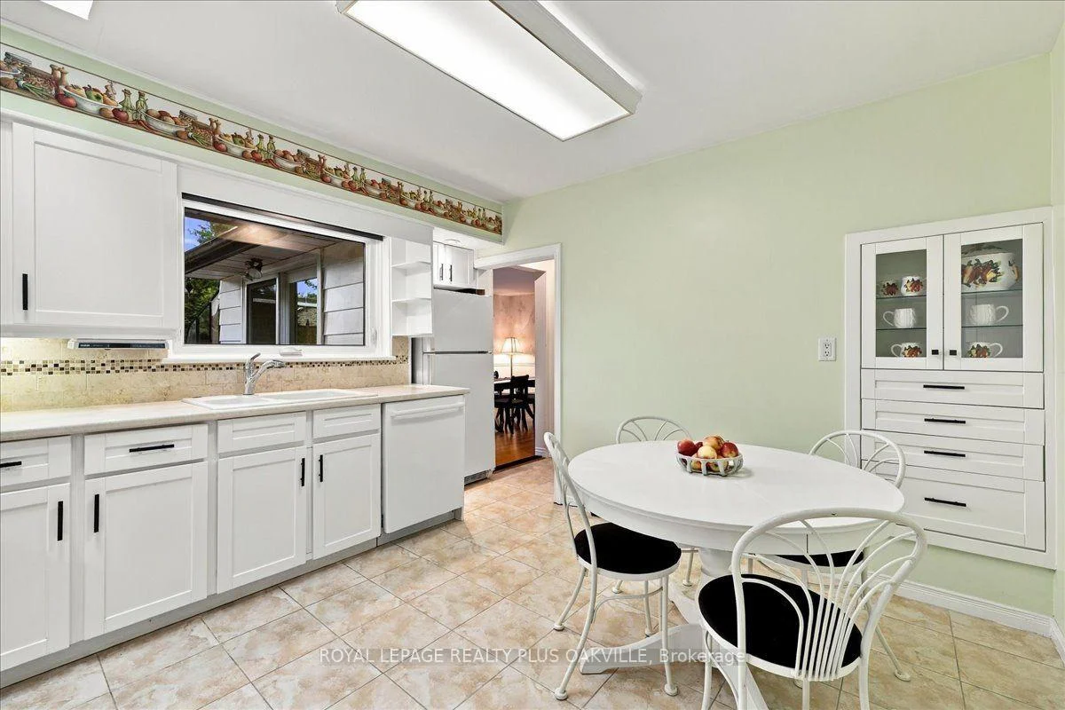 Photo 17 of 462 Evergreen Avenue, Hamilton, Ancaster — HOMEH