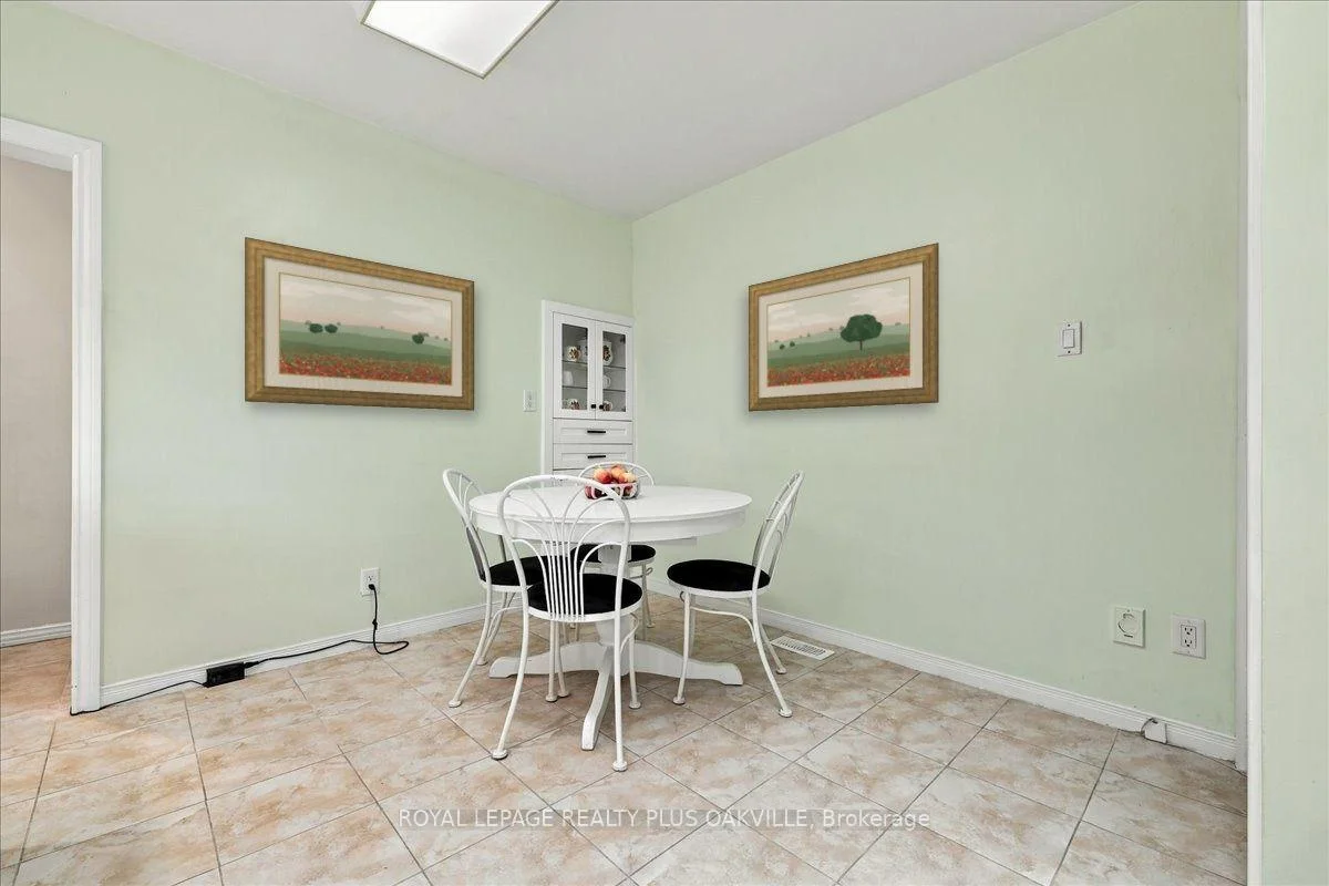 Photo 51 of 462 Evergreen Avenue, Hamilton, Ancaster — HOMEH
