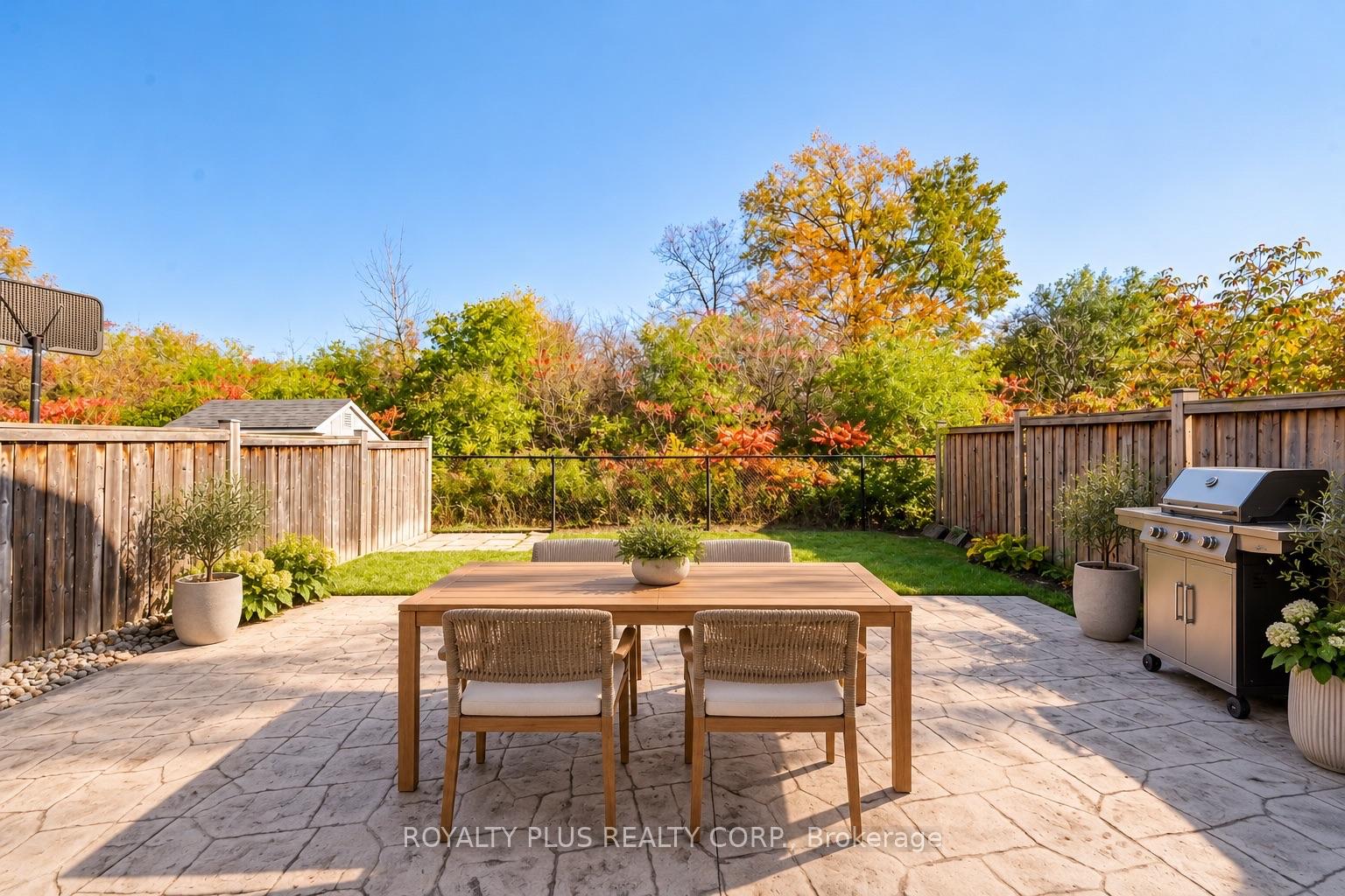 Photo 14 of 116 Echovalley Drive, Hamilton, Stoney Creek Mountain — HOMEH