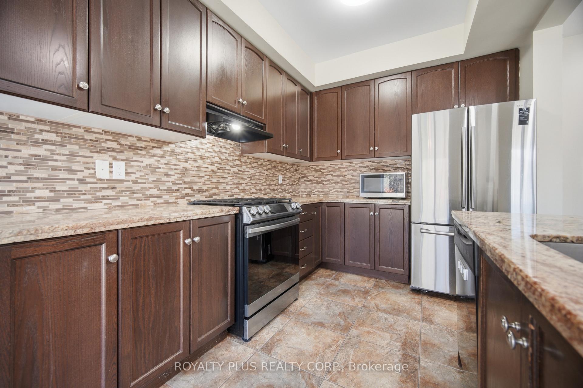 Photo 17 of 116 Echovalley Drive, Hamilton, Stoney Creek Mountain — HOMEH