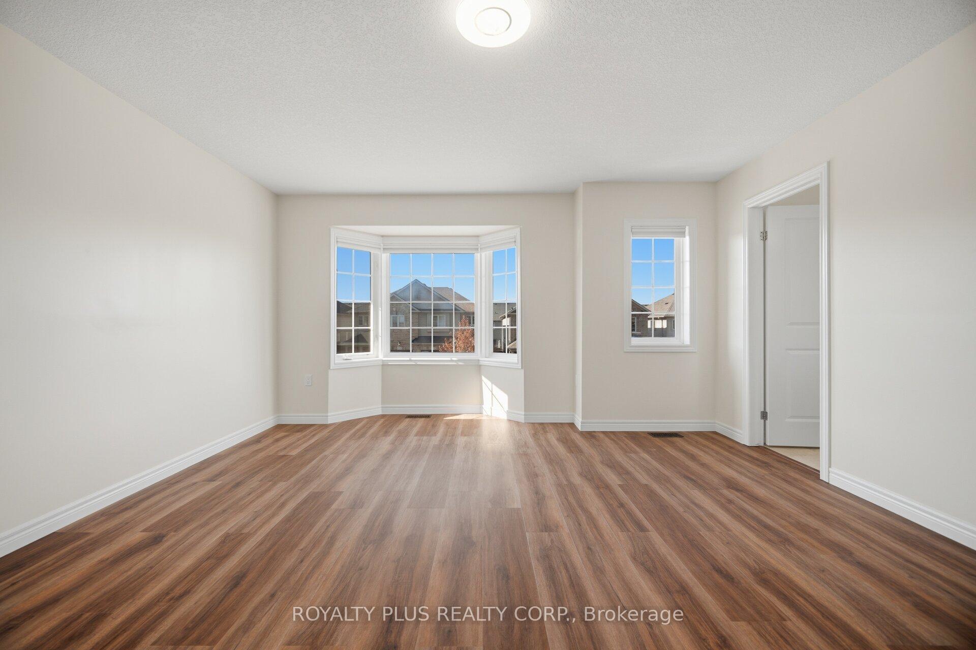 Photo 23 of 116 Echovalley Drive, Hamilton, Stoney Creek Mountain — HOMEH