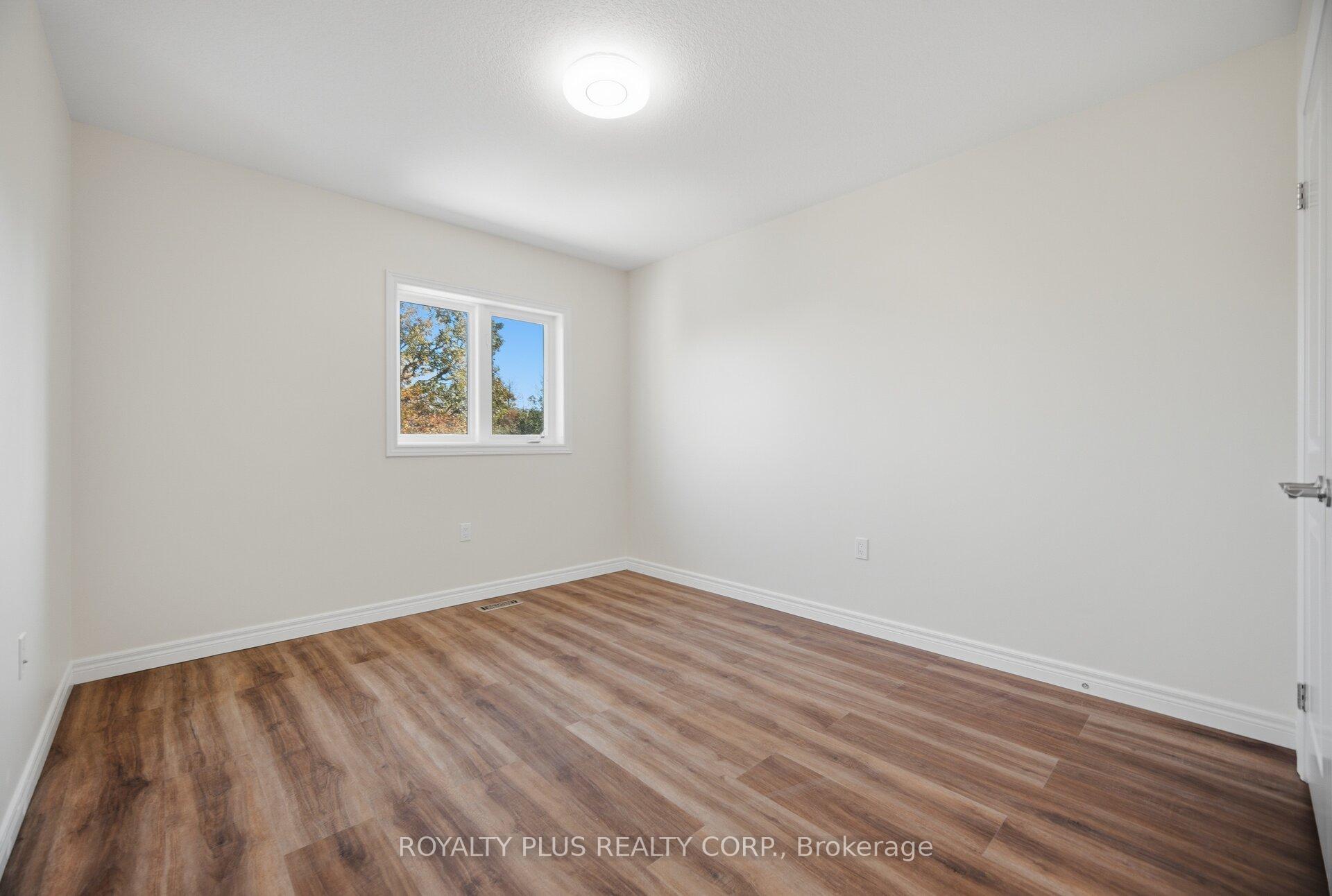 Photo 24 of 116 Echovalley Drive, Hamilton, Stoney Creek Mountain — HOMEH