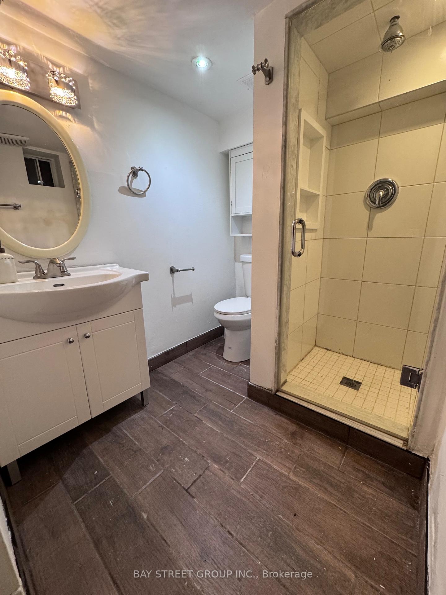 Photo 9 of 20 Edmonton Road, North York, Pleasant View — HOMEH