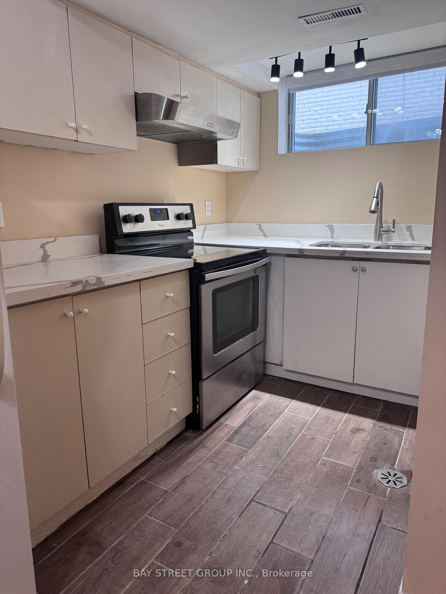 Photo 39 of 20 Edmonton Road, North York, Pleasant View — HOMEH