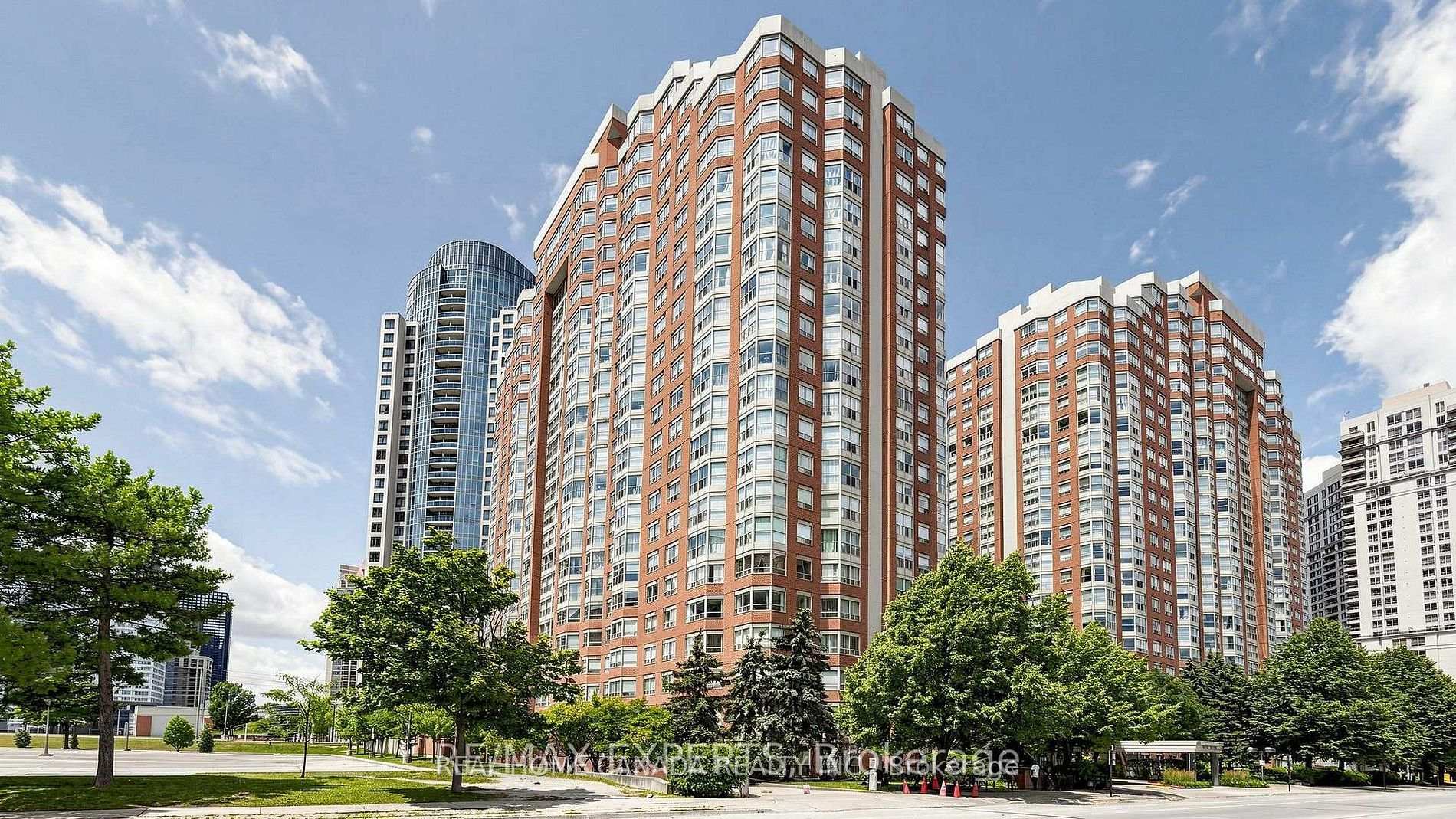 Photo 1 of Unit 602, 325 Webb Drive, Mississauga, City Centre — HOMEH
