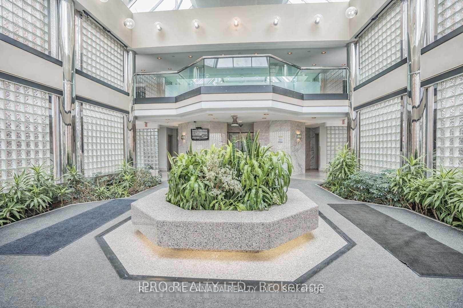 Photo 4 of Unit 602, 325 Webb Drive, Mississauga, City Centre — HOMEH