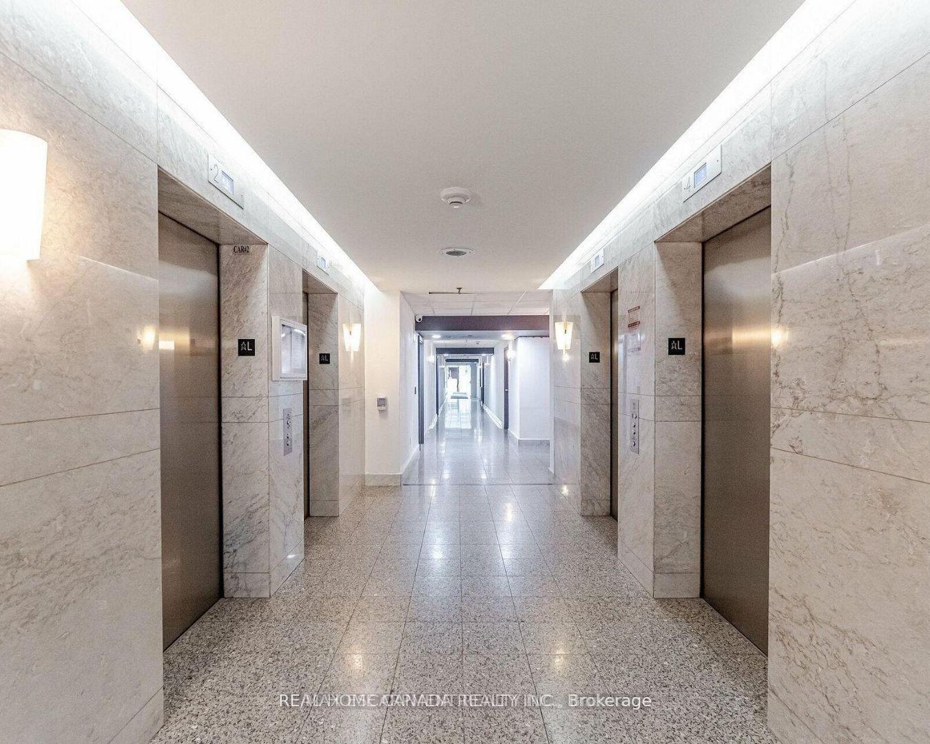 Photo 5 of Unit 602, 325 Webb Drive, Mississauga, City Centre — HOMEH
