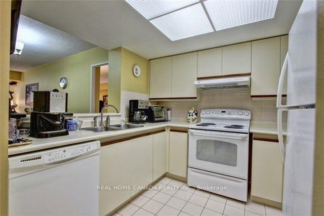 Photo 6 of Unit 602, 325 Webb Drive, Mississauga, City Centre — HOMEH