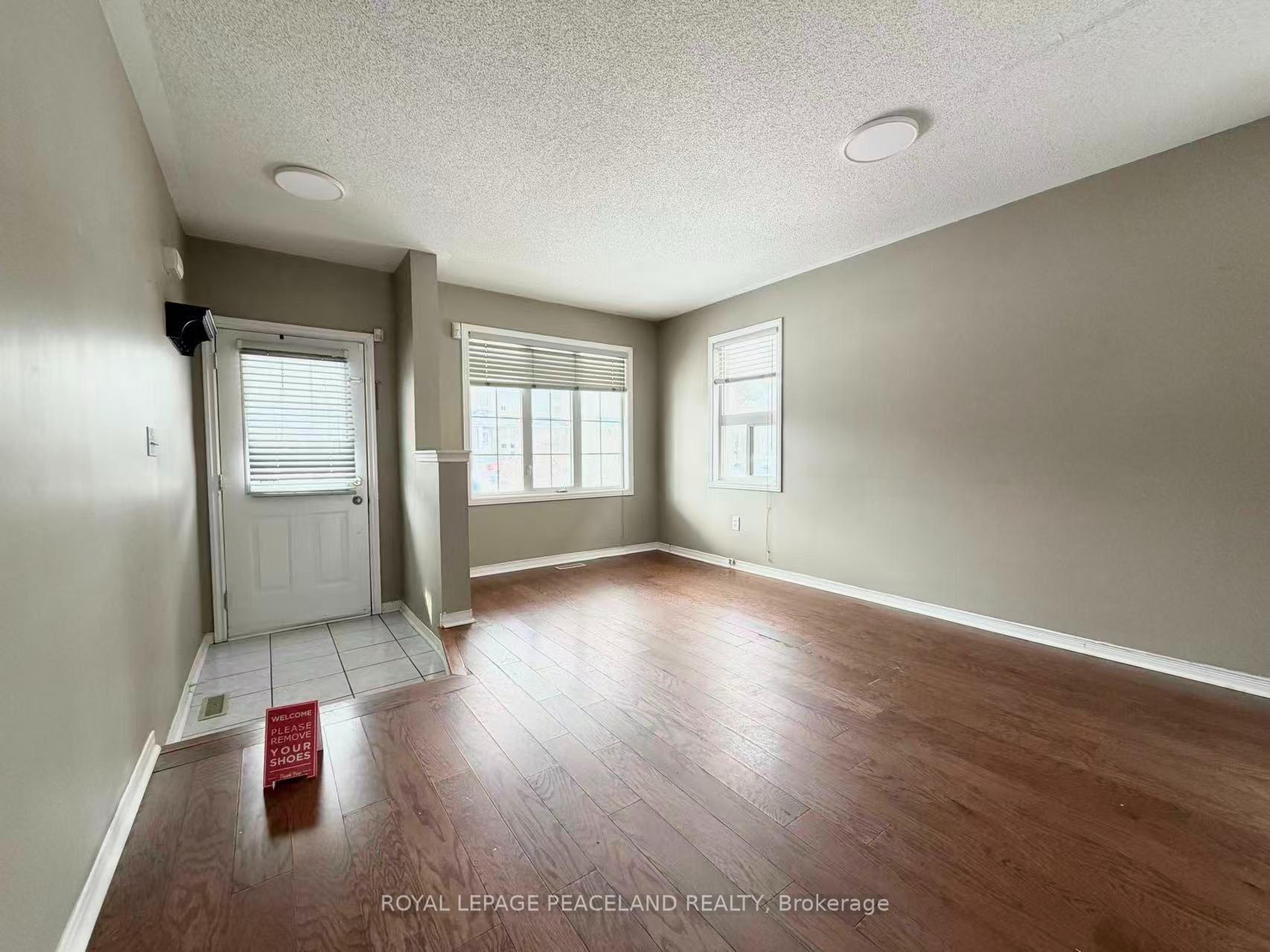 Photo 3 of Unit Upper Unit, 367 Marble Place, Newmarket, Woodland Hill — HOMEH
