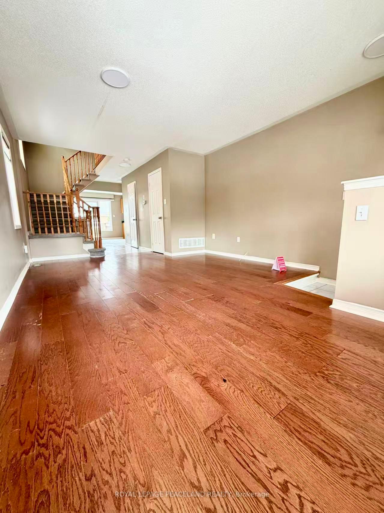 Photo 2 of Unit Upper Unit, 367 Marble Place, Newmarket, Woodland Hill — HOMEH