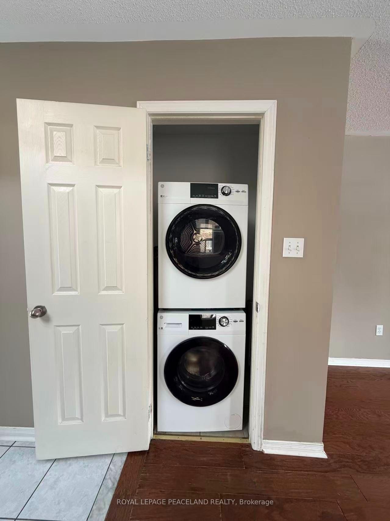 Photo 6 of Unit Upper Unit, 367 Marble Place, Newmarket, Woodland Hill — HOMEH