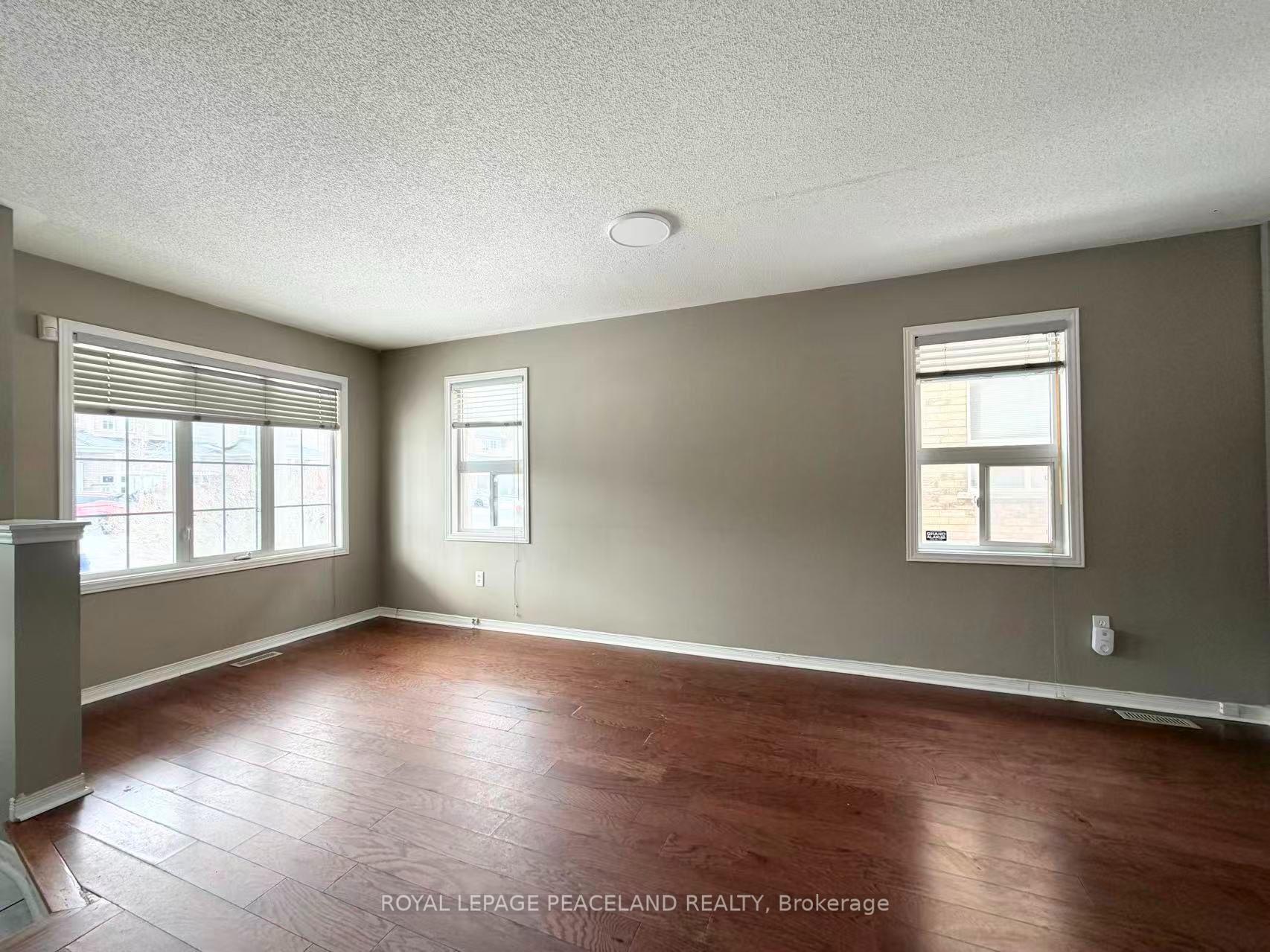 Photo 4 of Unit Upper Unit, 367 Marble Place, Newmarket, Woodland Hill — HOMEH
