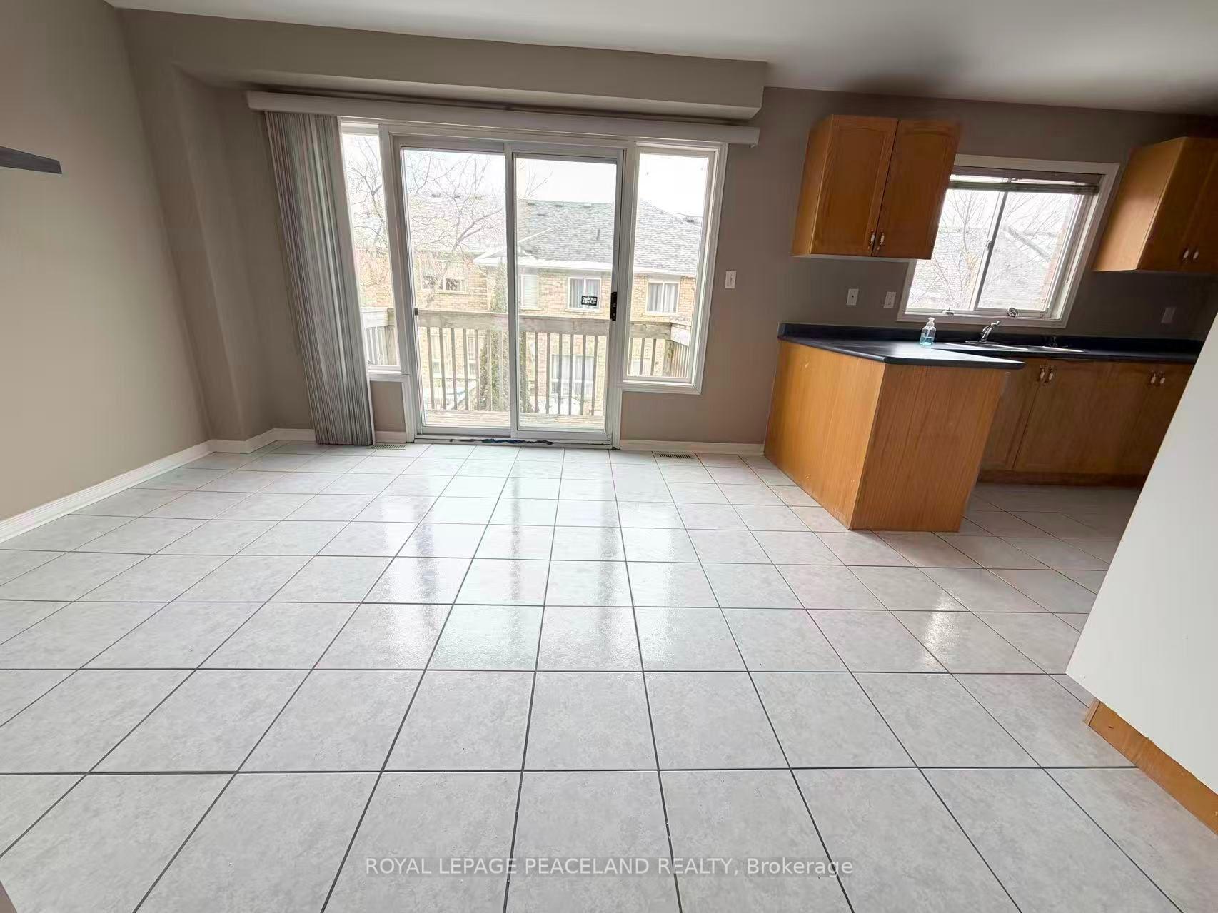 Photo 7 of Unit Upper Unit, 367 Marble Place, Newmarket, Woodland Hill — HOMEH