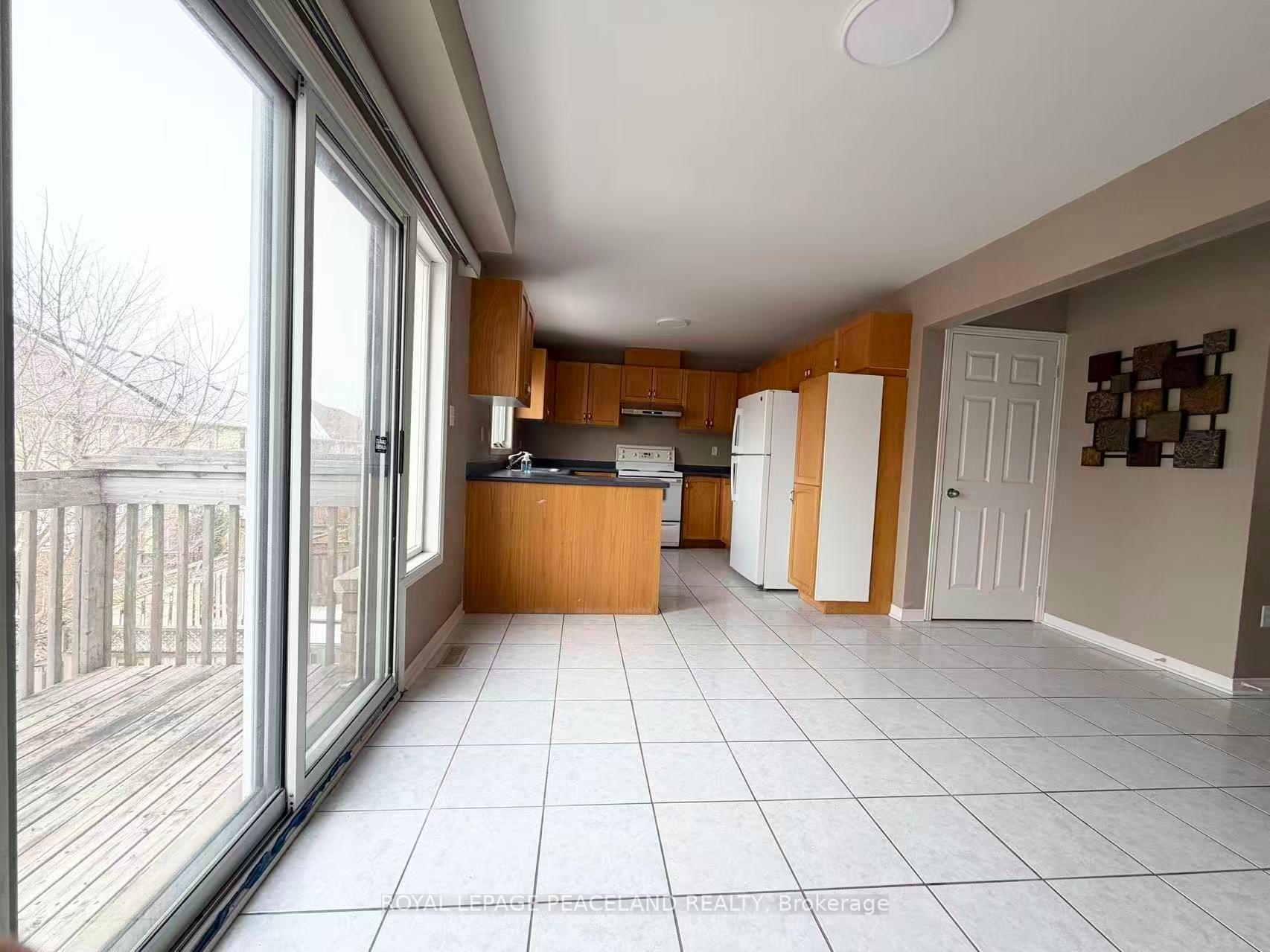 Photo 8 of Unit Upper Unit, 367 Marble Place, Newmarket, Woodland Hill — HOMEH