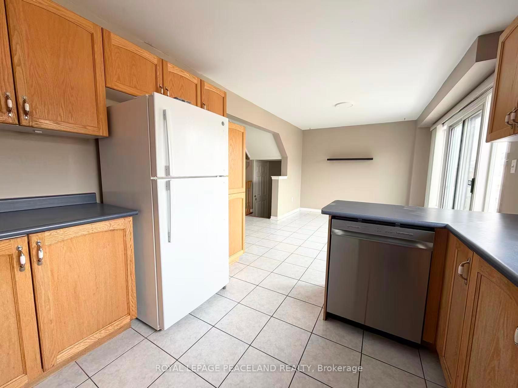 Photo 11 of Unit Upper Unit, 367 Marble Place, Newmarket, Woodland Hill — HOMEH