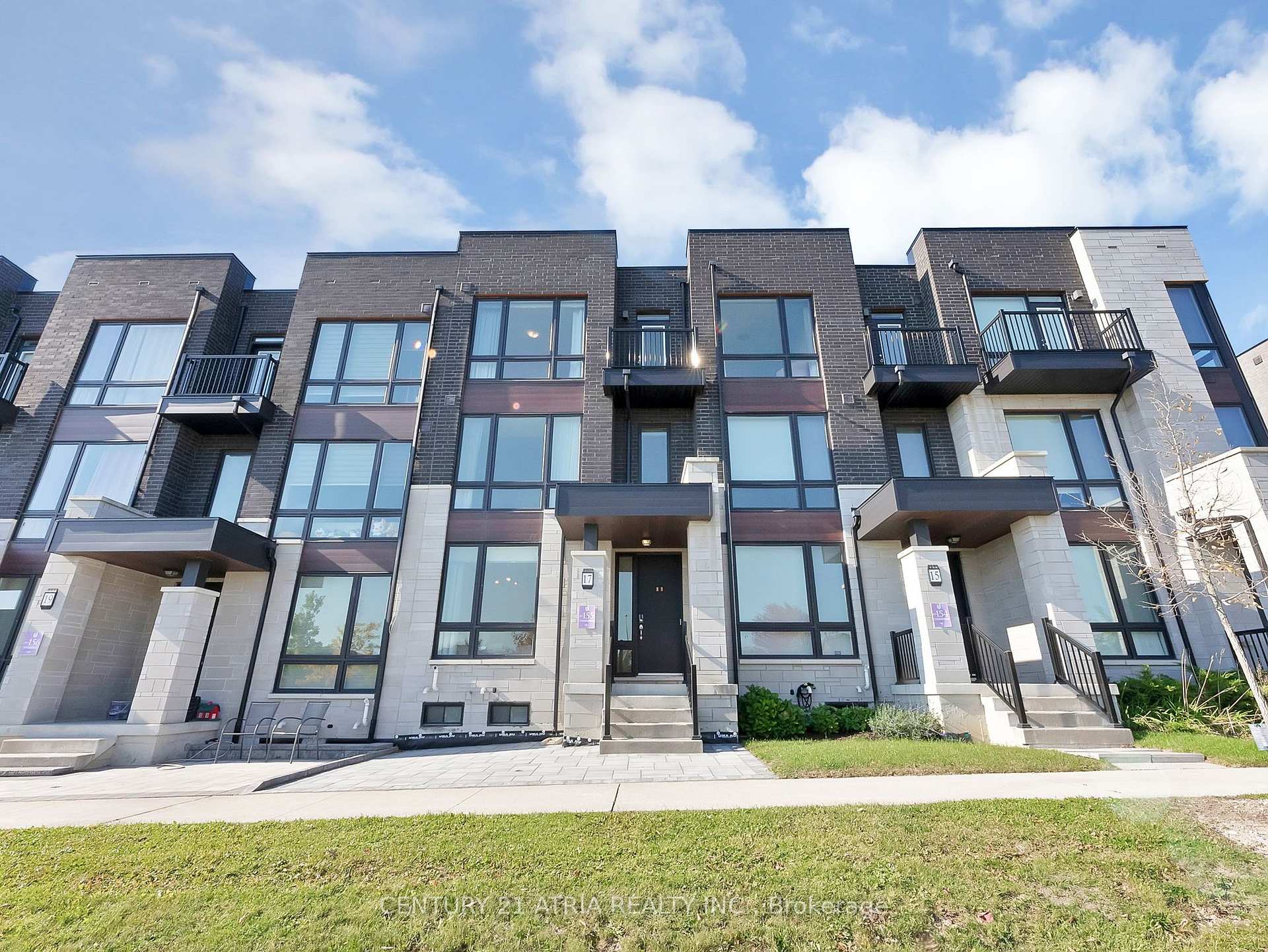 Photo 1 of 17 Hammersmith Lane, Markham, Victoria Square — HOMEH