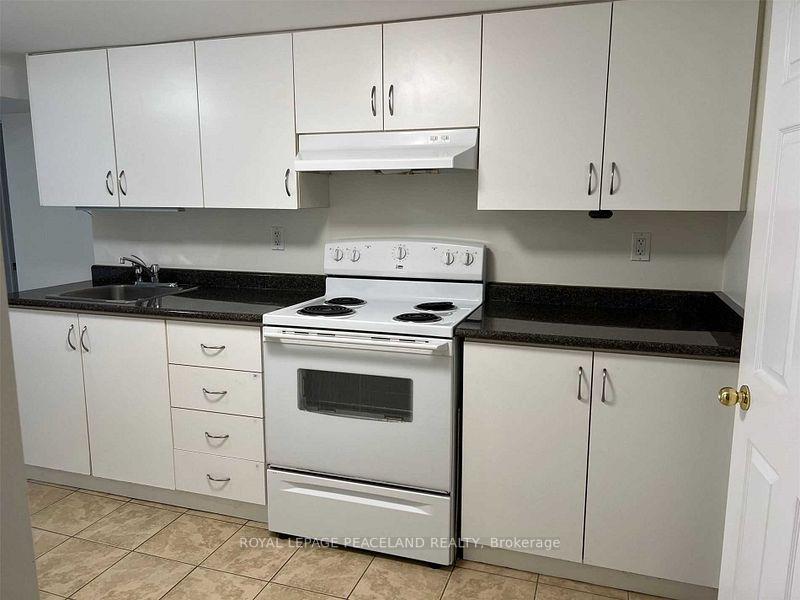 Photo 3 of Unit W/O Bsmt, 367 Marble Place, Newmarket, Woodland Hill — HOMEH