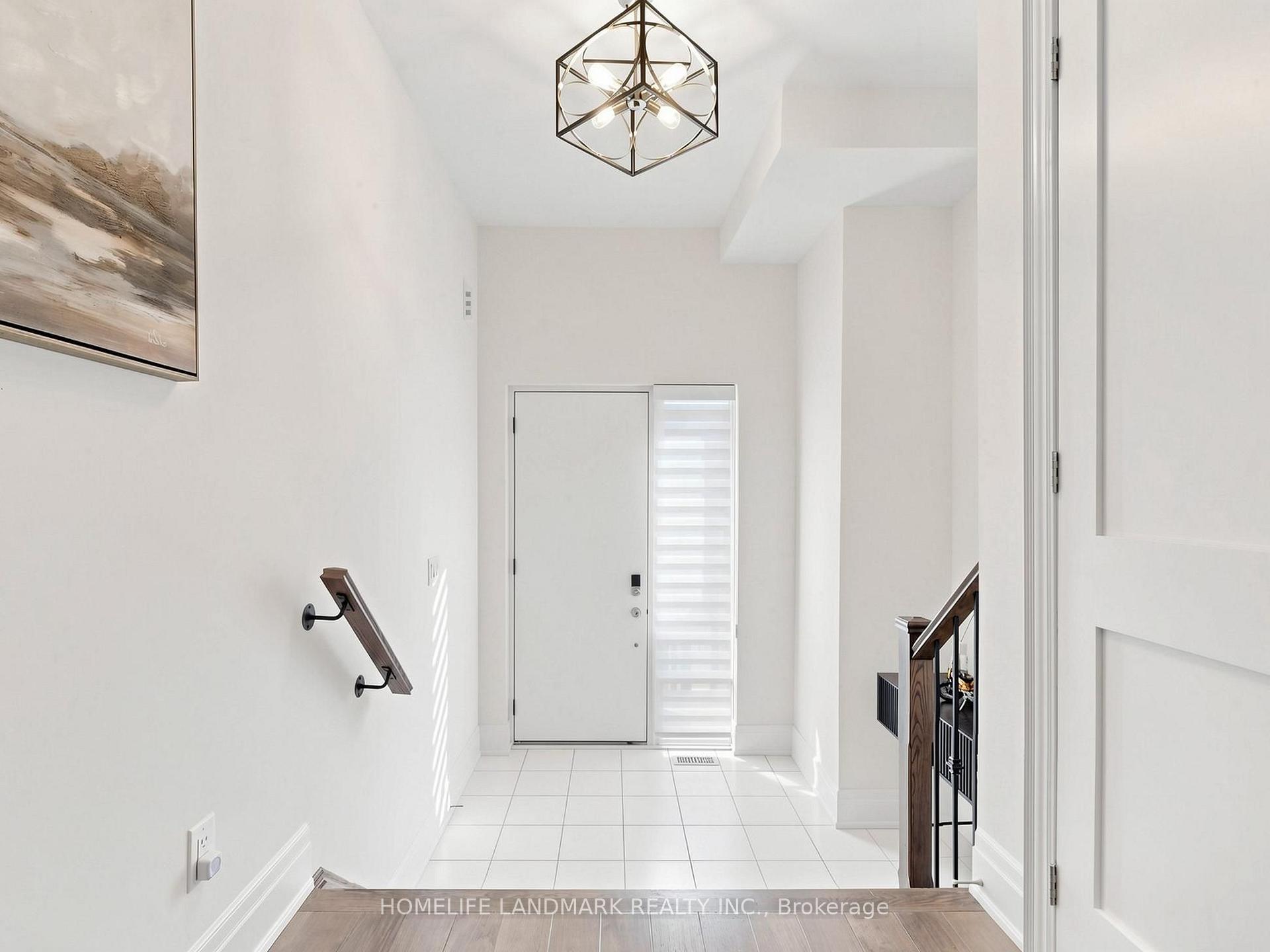 Photo 3 of 38 Aylin Crescent, Vaughan, Patterson — HOMEH