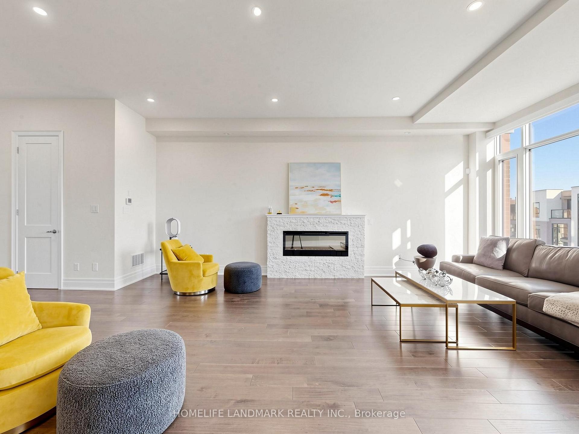 Photo 6 of 38 Aylin Crescent, Vaughan, Patterson — HOMEH