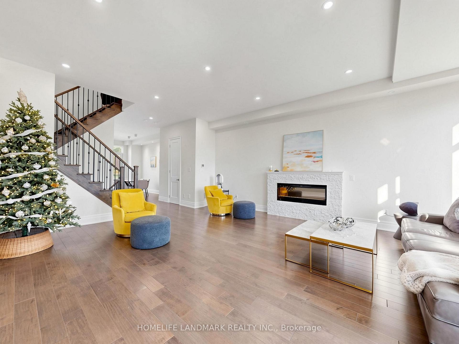 Photo 8 of 38 Aylin Crescent, Vaughan, Patterson — HOMEH