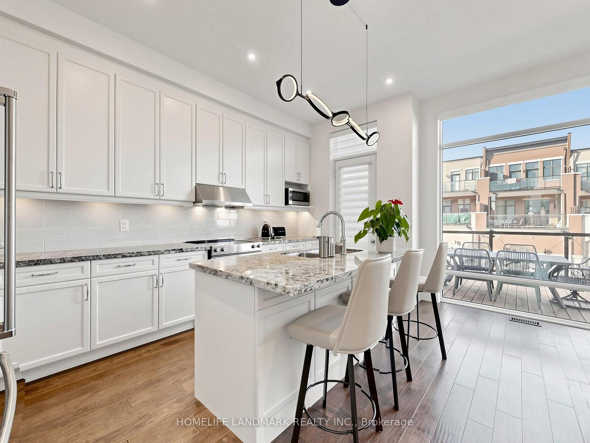 Photo 15 of 38 Aylin Crescent, Vaughan, Patterson — HOMEH