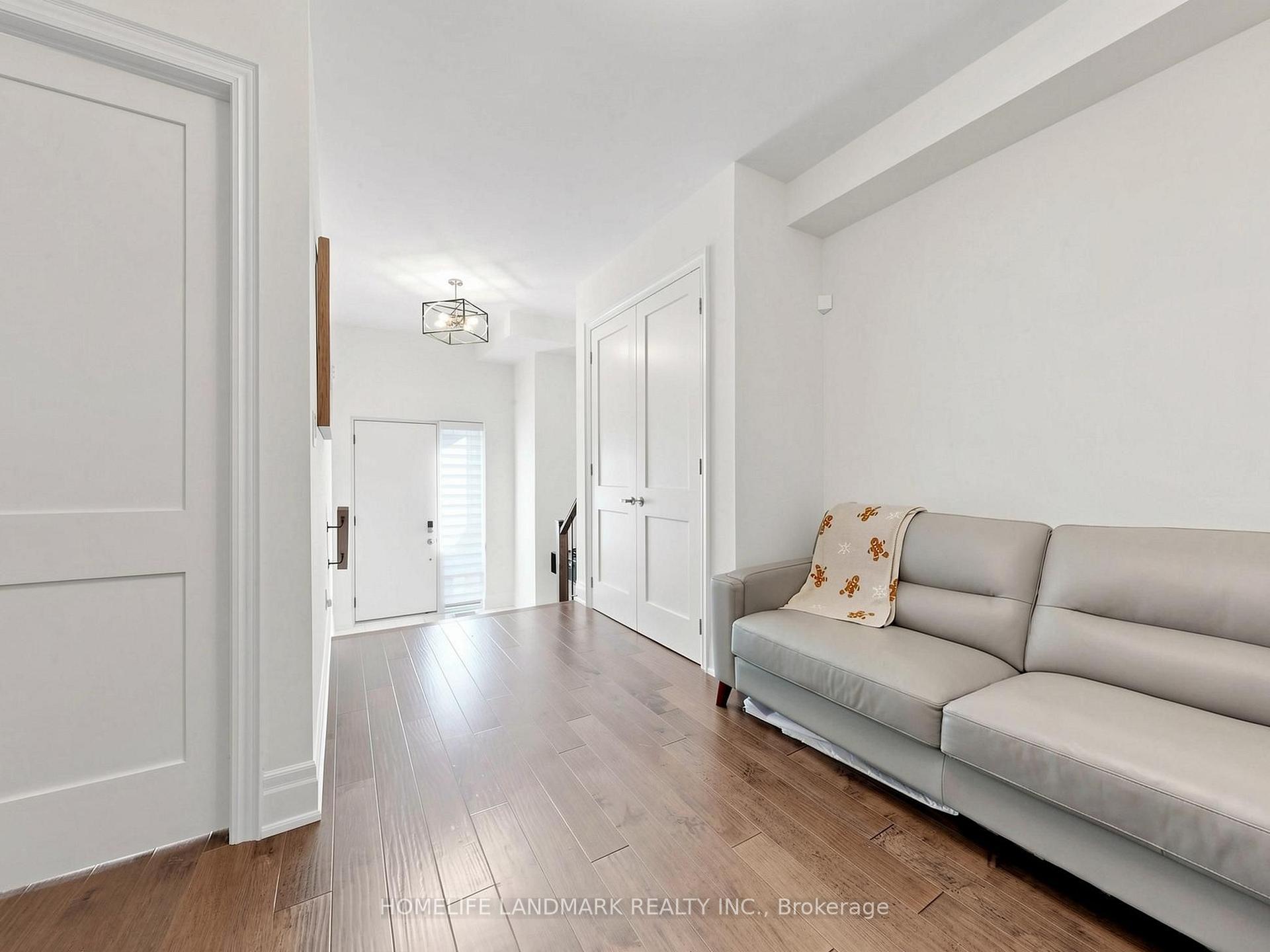 Photo 28 of 38 Aylin Crescent, Vaughan, Patterson — HOMEH