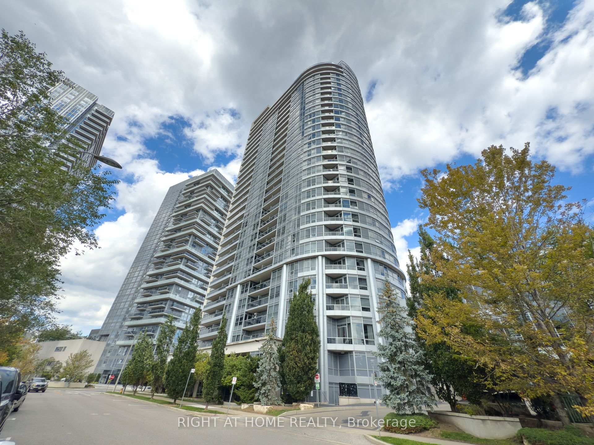 Photo of Unit 1419, 181 Village Green Square
