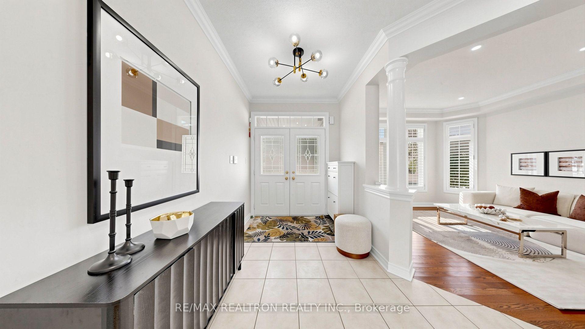 Photo 9 of 15 Edward Roberts Drive, Markham, Victoria Square — HOMEH