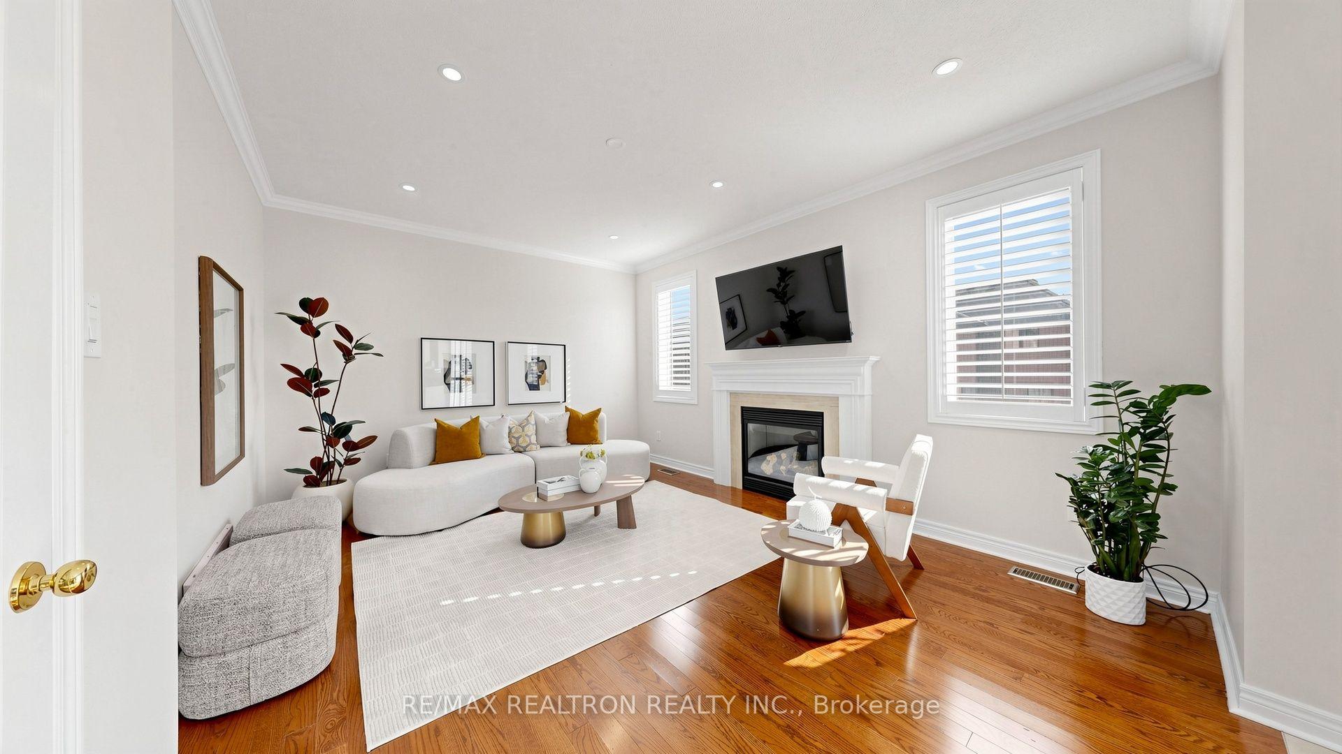 Photo 23 of 15 Edward Roberts Drive, Markham, Victoria Square — HOMEH