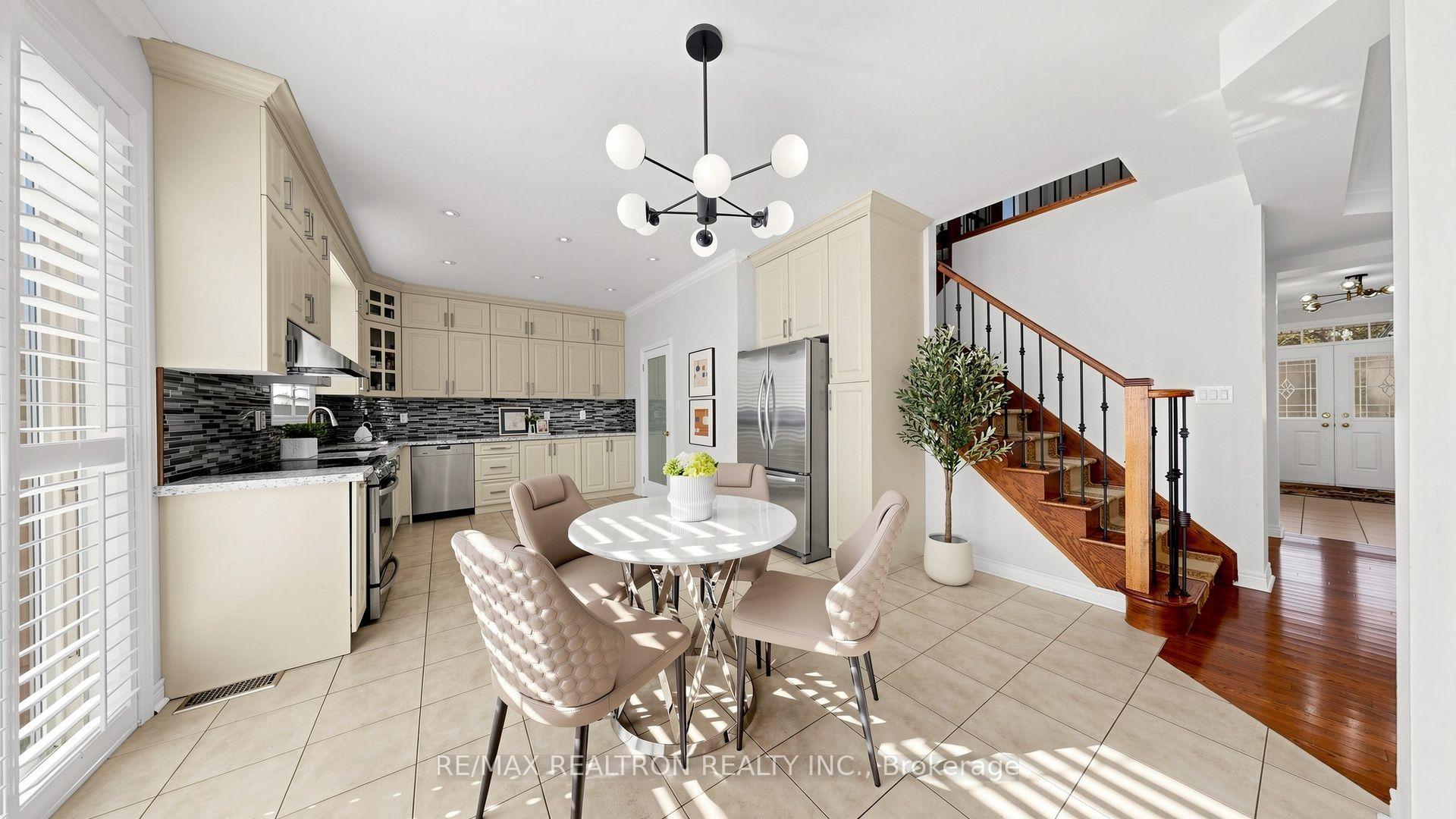 Photo 37 of 15 Edward Roberts Drive, Markham, Victoria Square — HOMEH