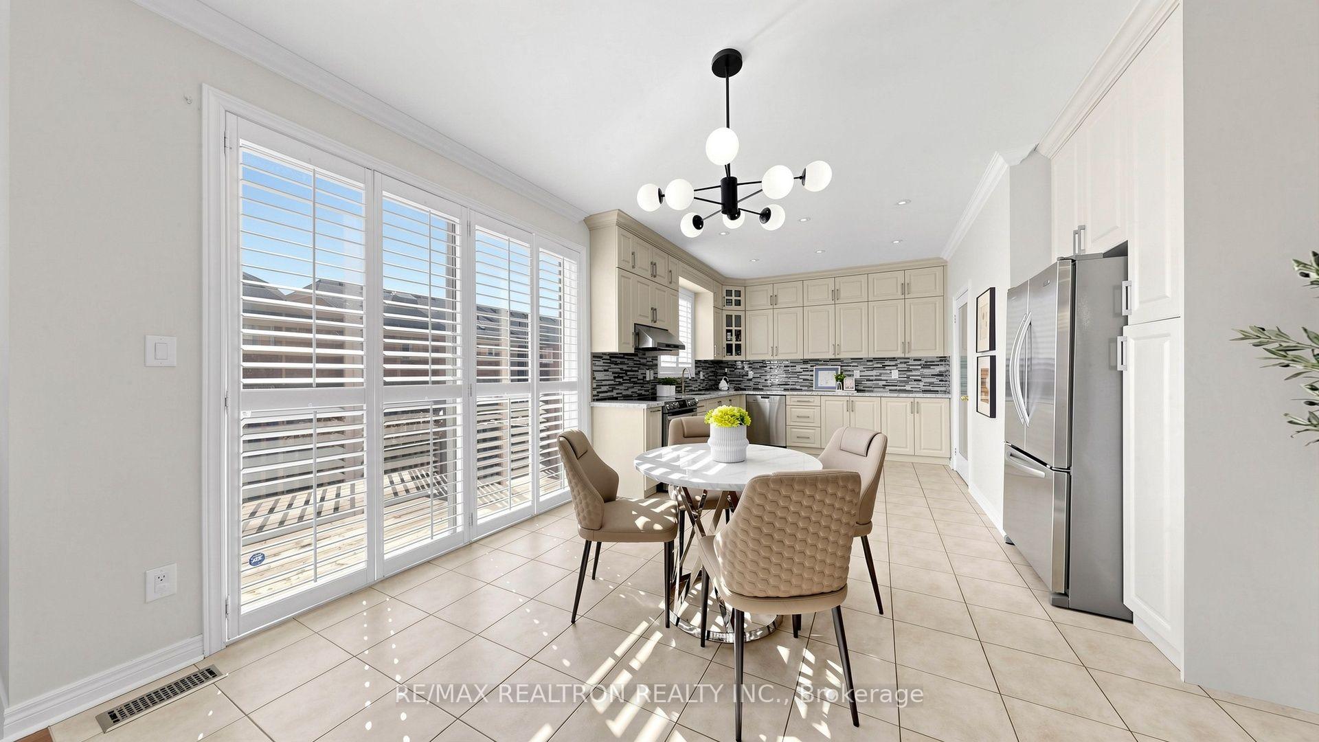 Photo 43 of 15 Edward Roberts Drive, Markham, Victoria Square — HOMEH