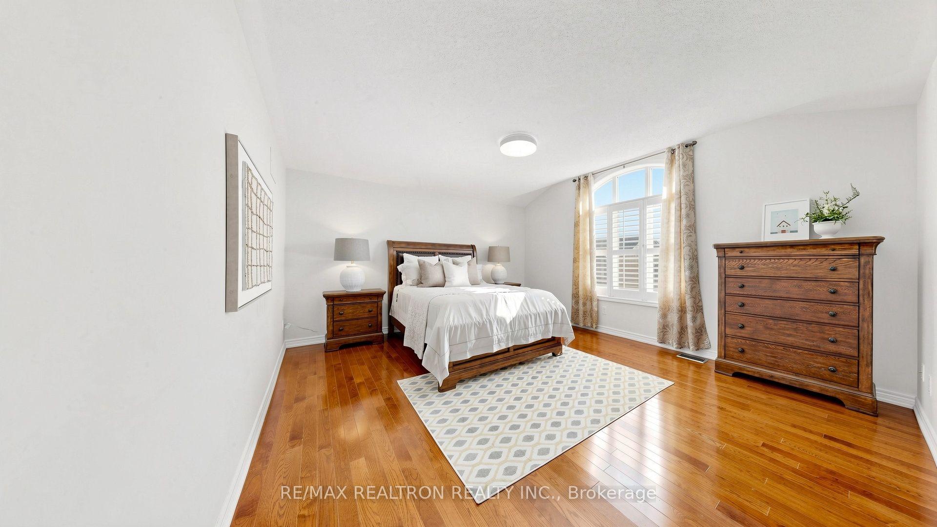 Photo 51 of 15 Edward Roberts Drive, Markham, Victoria Square — HOMEH