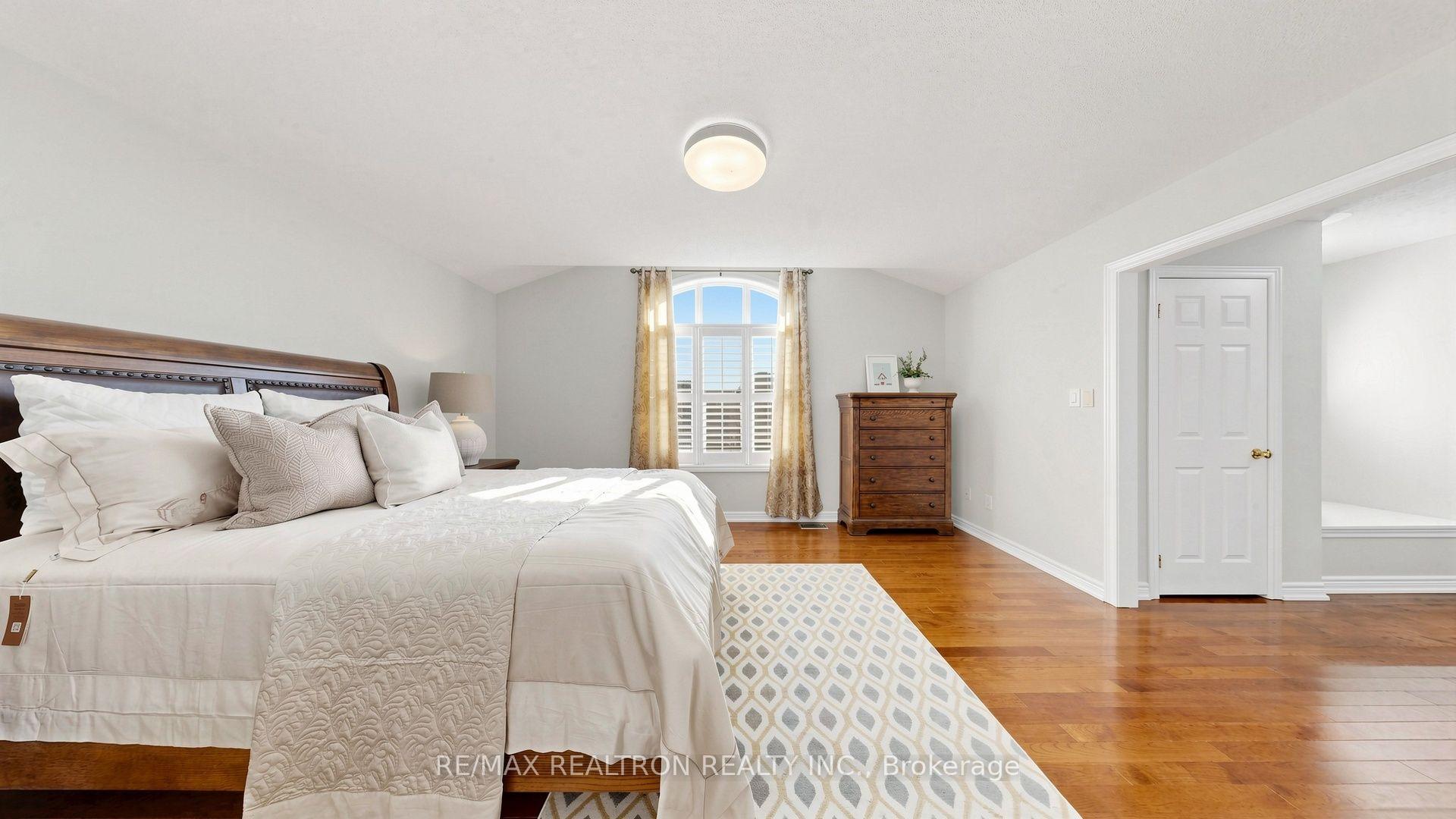 Photo 53 of 15 Edward Roberts Drive, Markham, Victoria Square — HOMEH