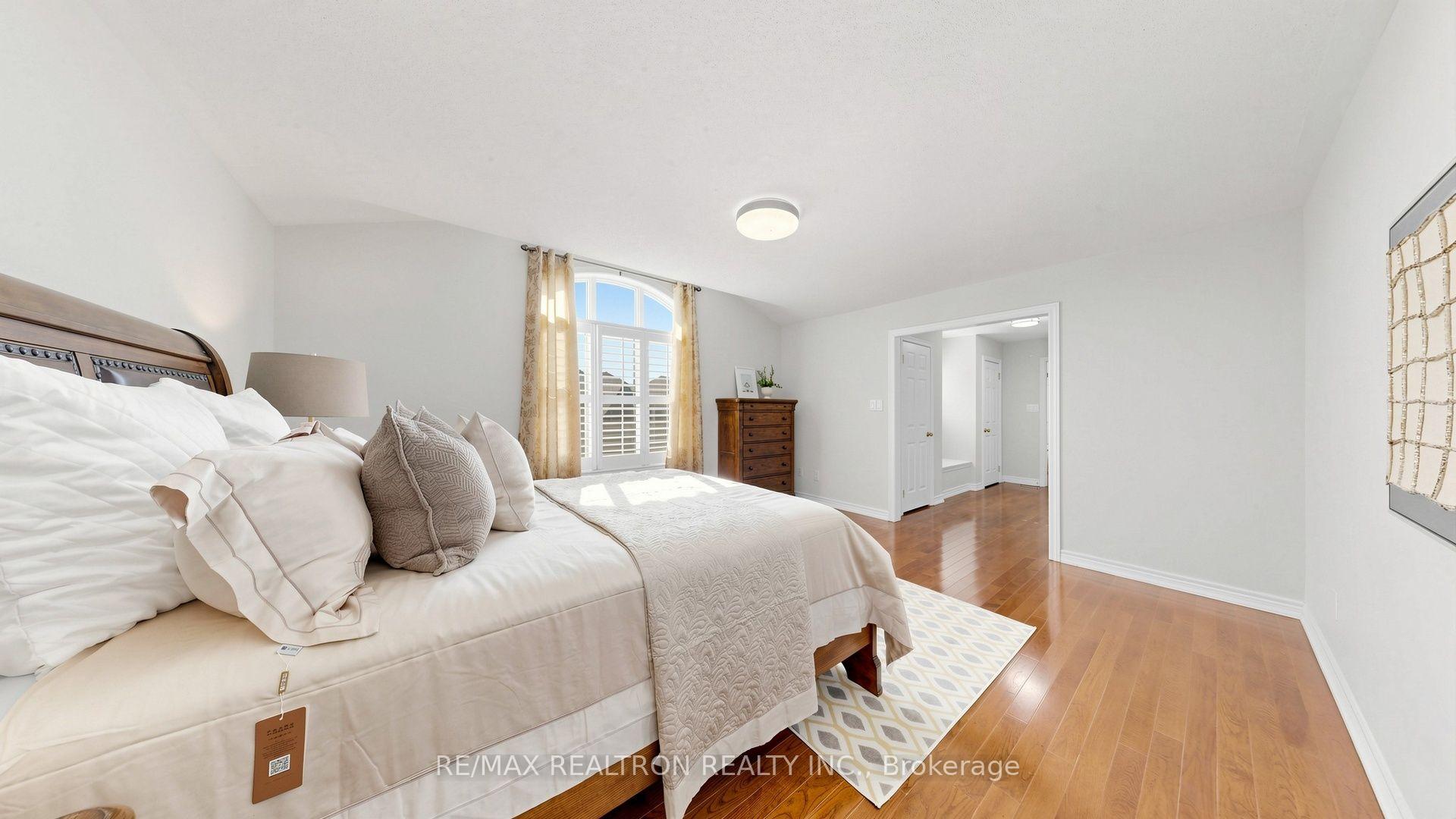 Photo 55 of 15 Edward Roberts Drive, Markham, Victoria Square — HOMEH