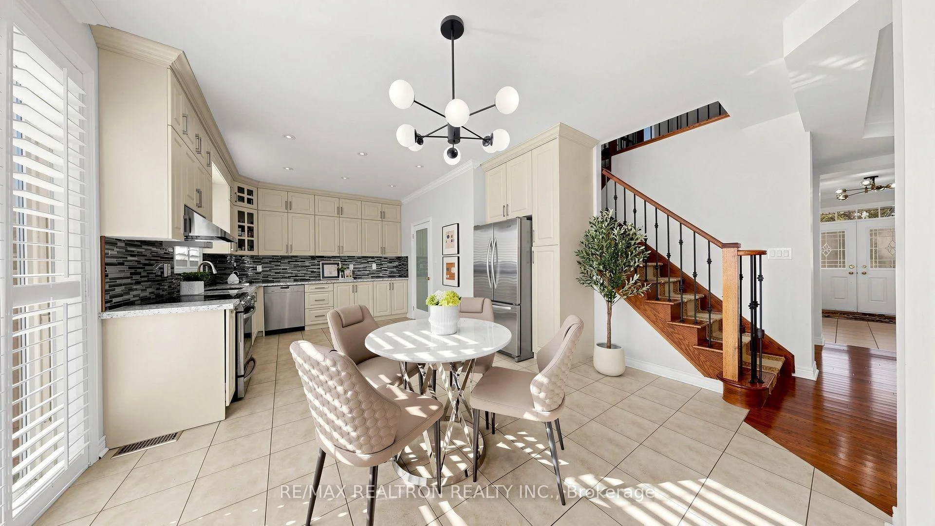 Photo 28 of 15 Edward Roberts Drive, Markham, Victoria Square — HOMEH