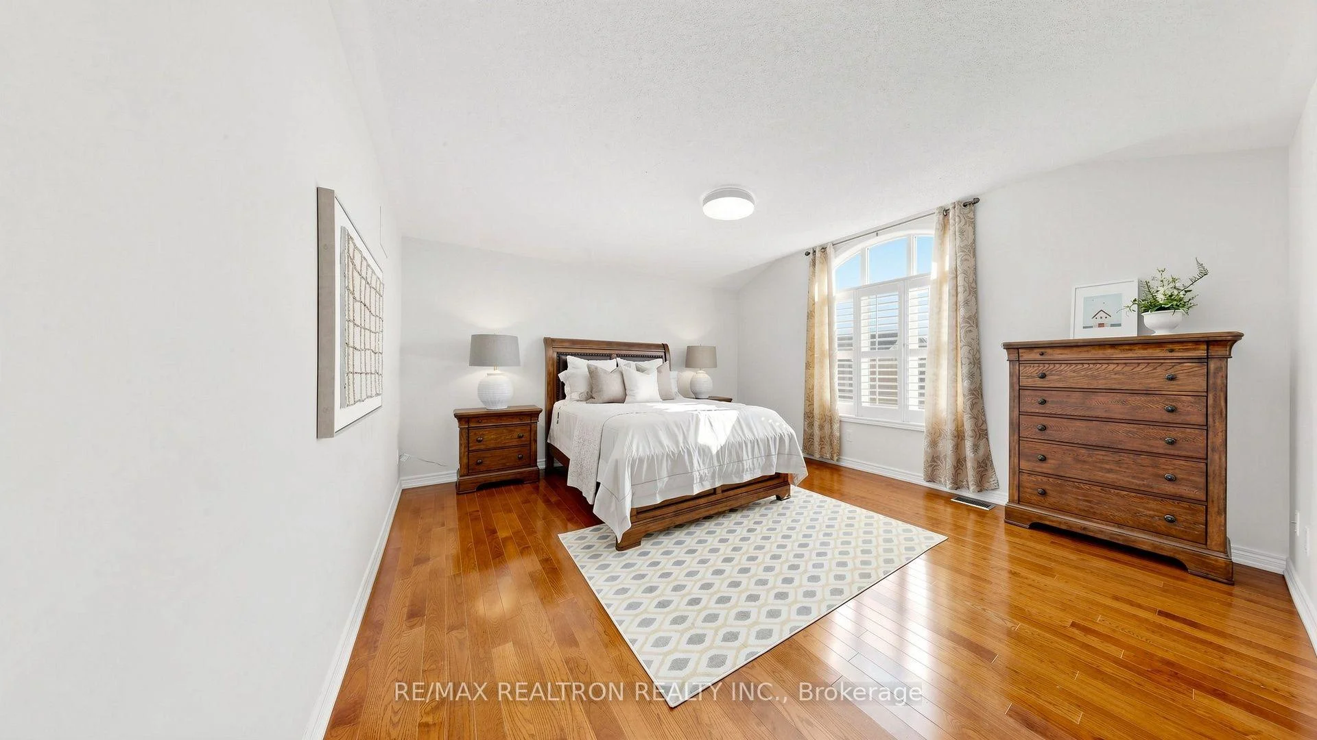 Photo 40 of 15 Edward Roberts Drive, Markham, Victoria Square — HOMEH