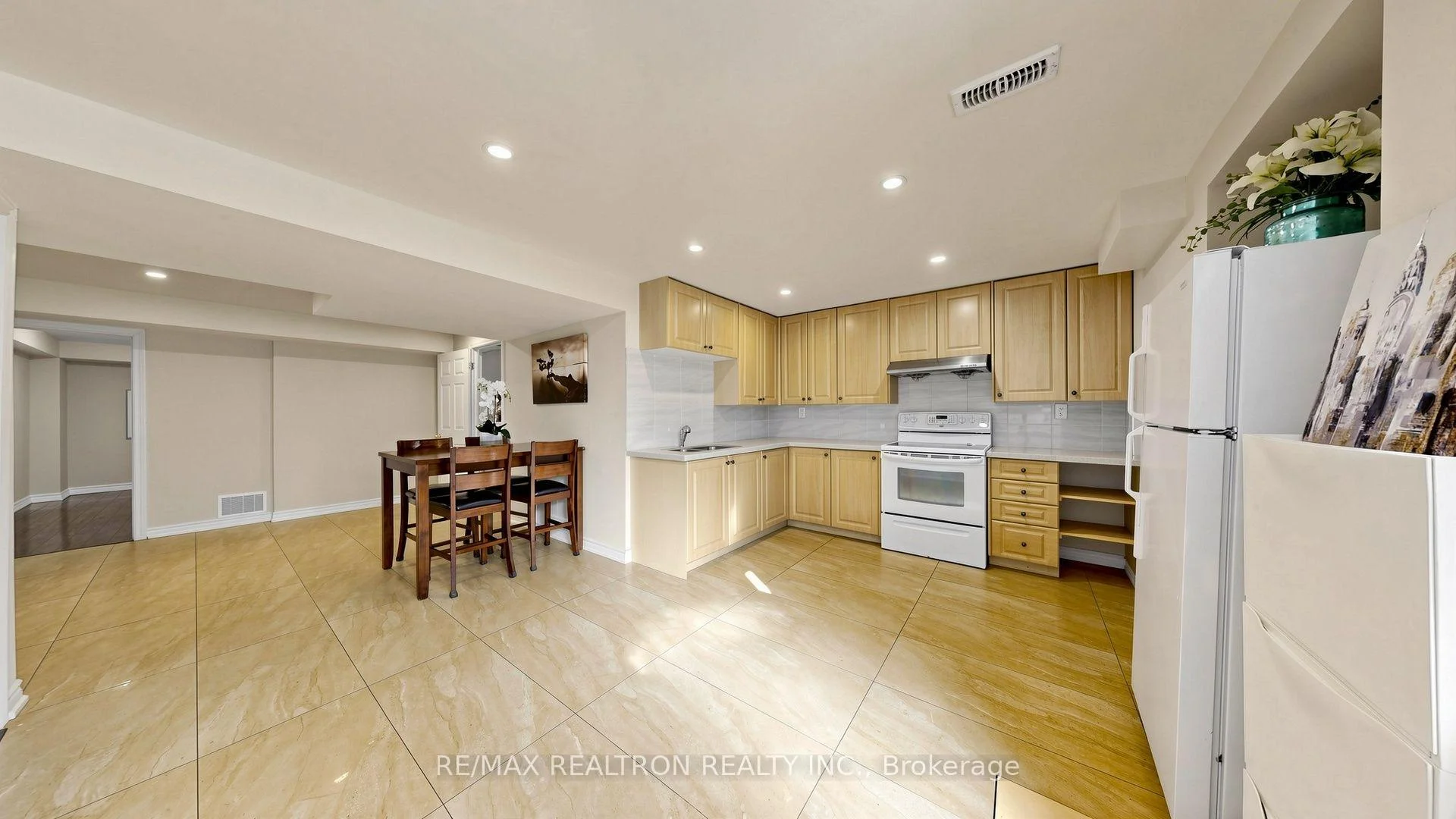 Photo 58 of 15 Edward Roberts Drive, Markham, Victoria Square — HOMEH