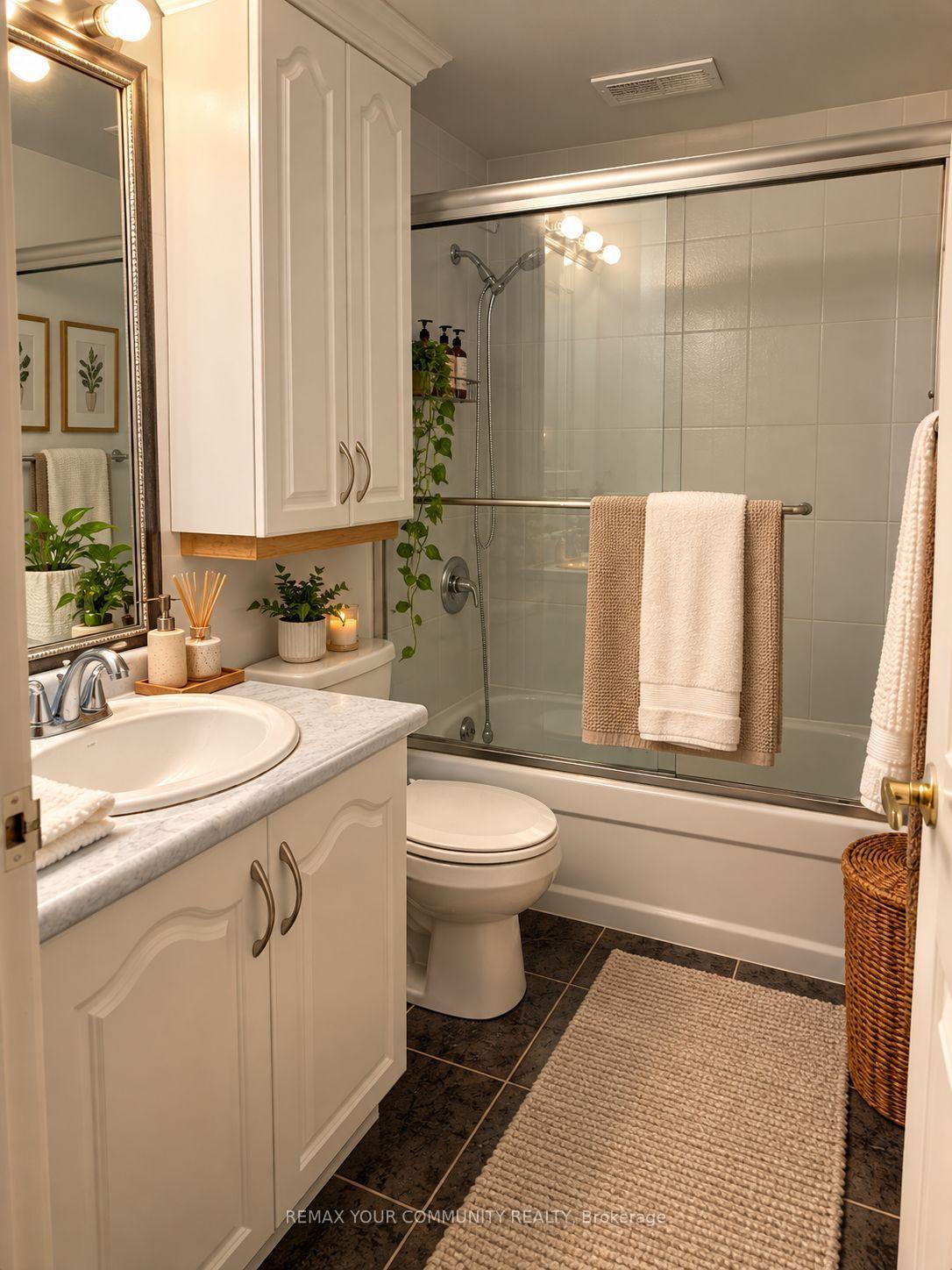 Photo 11 of Unit 803, 260 Scarlett Road, Toronto, Rockcliffe-Smythe — HOMEH