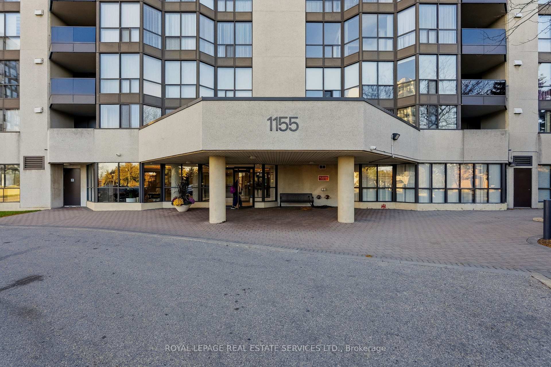 Photo 4 of Unit 1004, 1155 Bough Beeches Boulevard, Mississauga, Rathwood — HOMEH