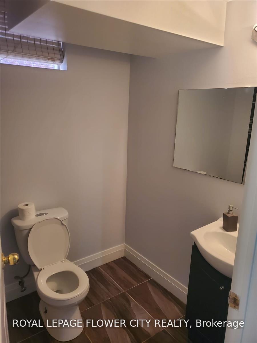 Photo 5 of Unit Basement, 859 Drysdale Drive, Mississauga, East Credit — HOMEH